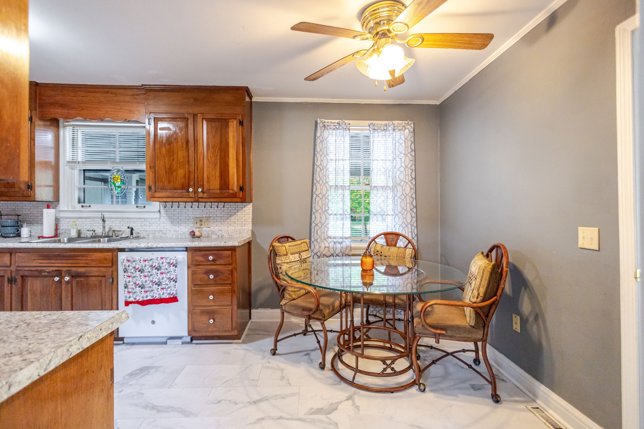 313 Hickory Dr