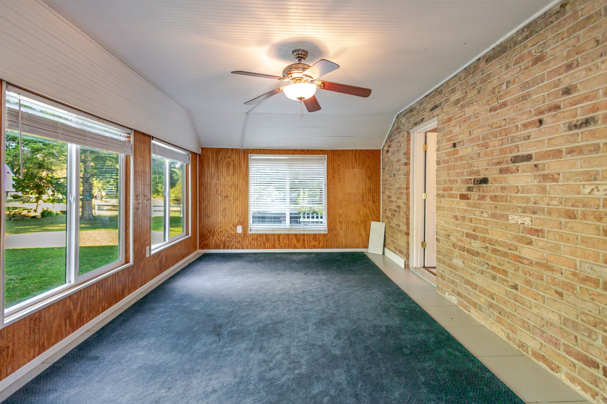 313 Hickory Dr