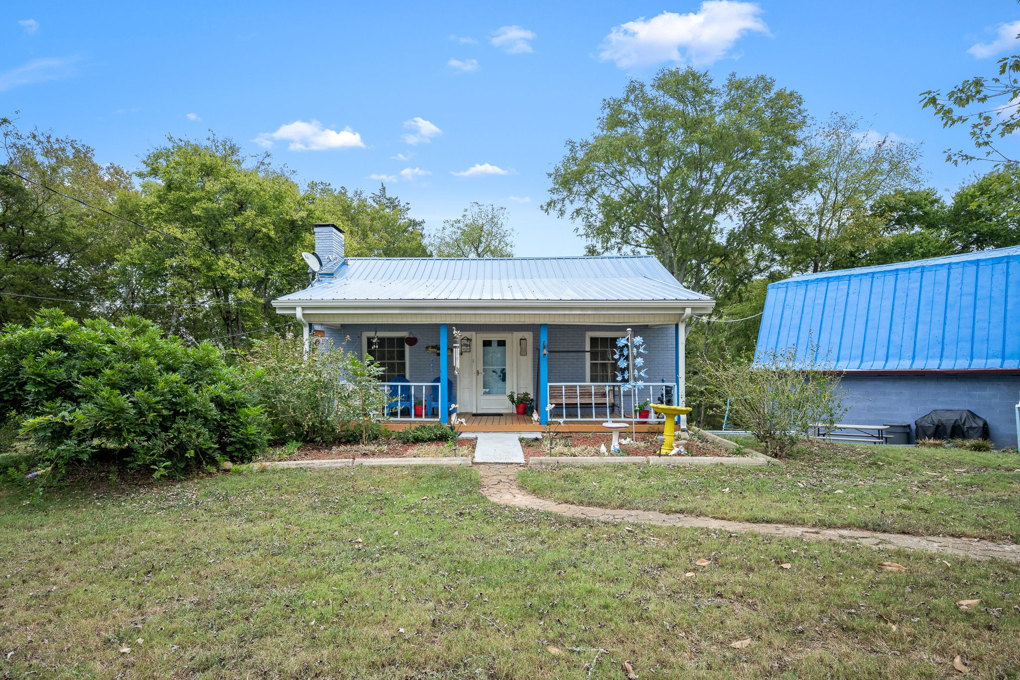 404 Old Nashville Dirt Rd