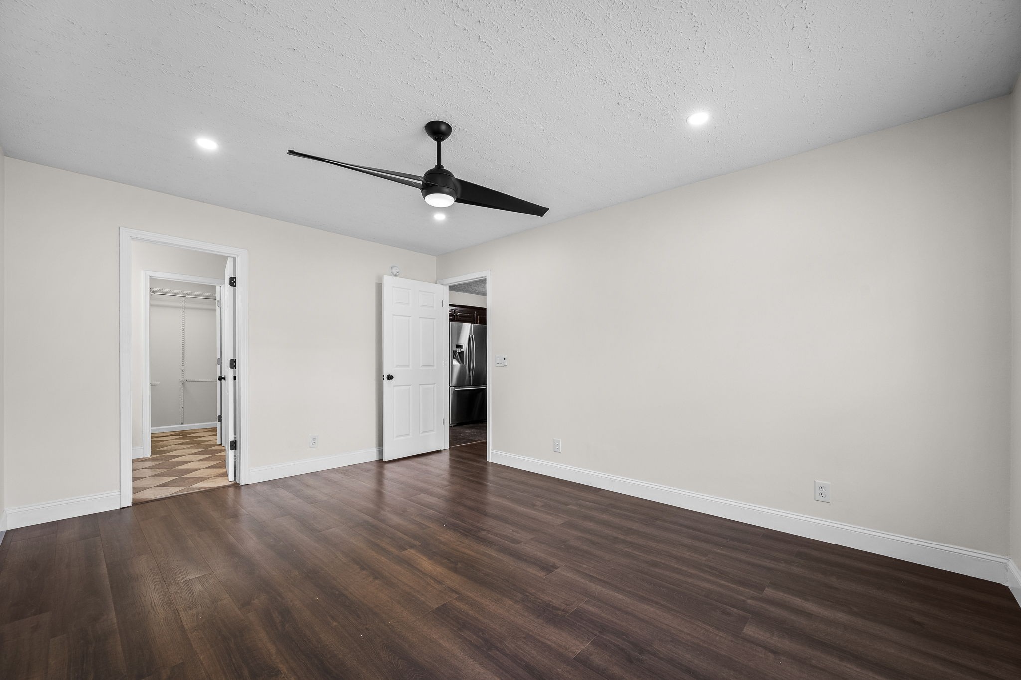 114 Sanders St