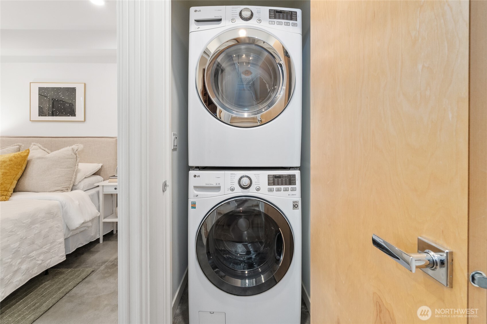 2357 Yale Avenue E Unit: B