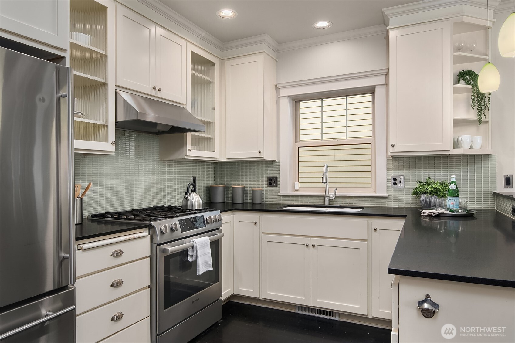 527 11th Avenue E Unit: A