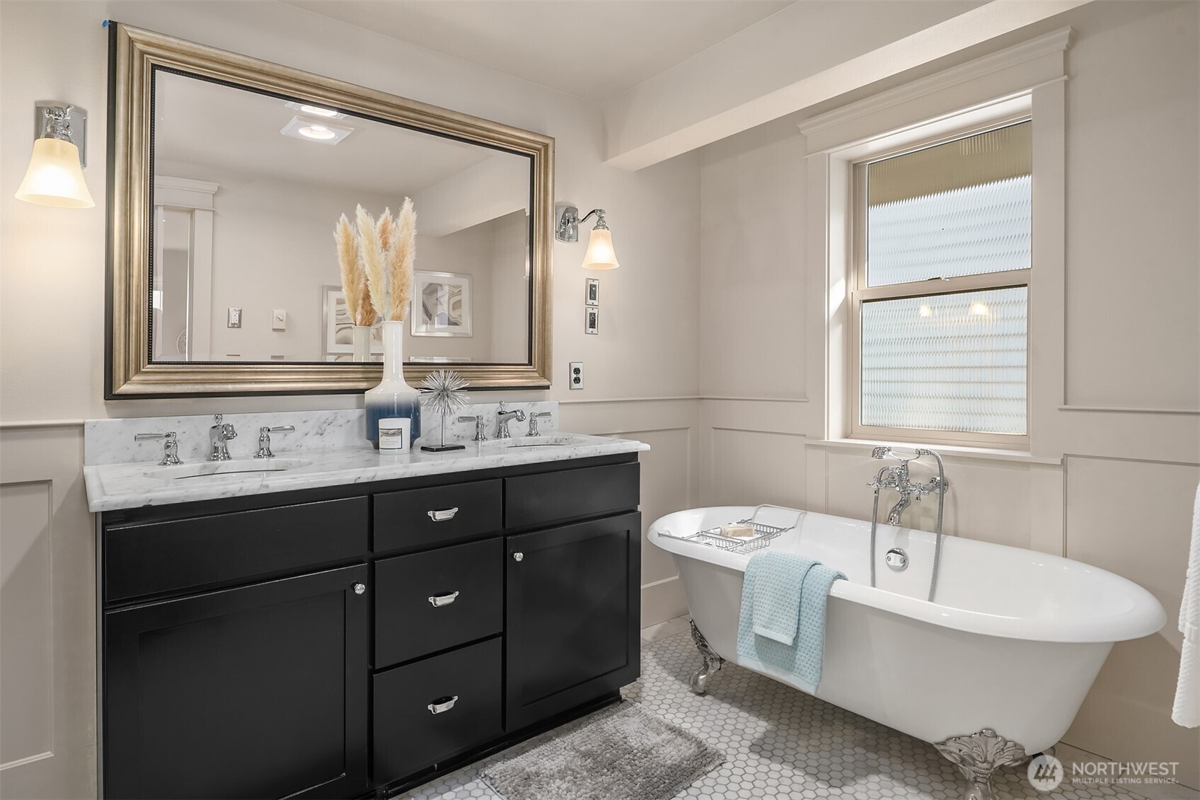 527 11th Avenue E Unit: A