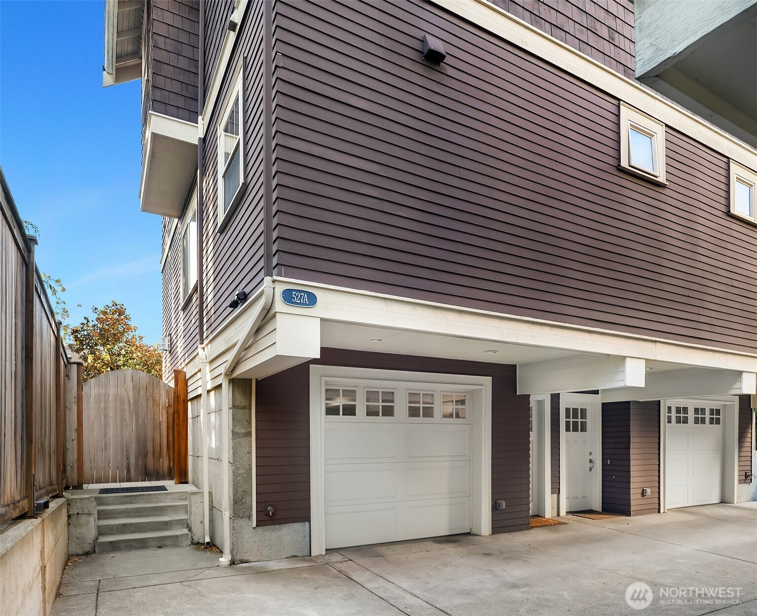 527 11th Avenue E Unit: A
