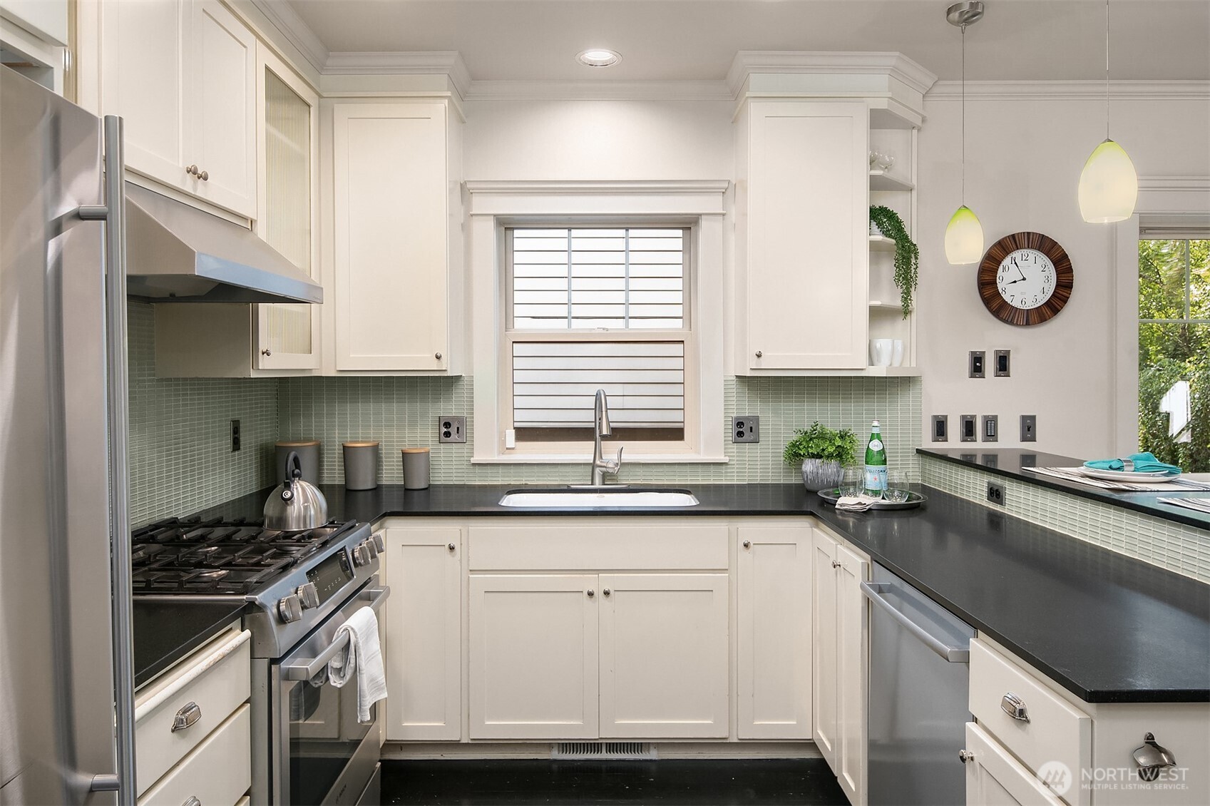 527 11th Avenue E Unit: A