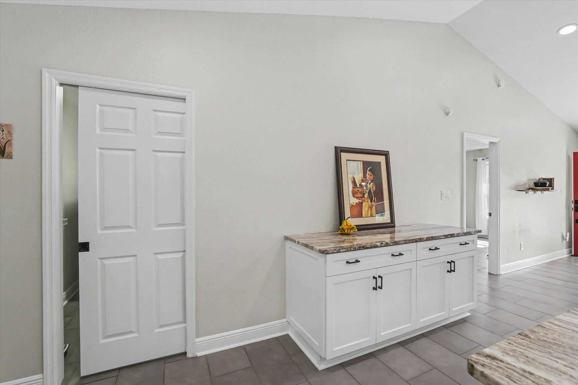 2184 Tram Road