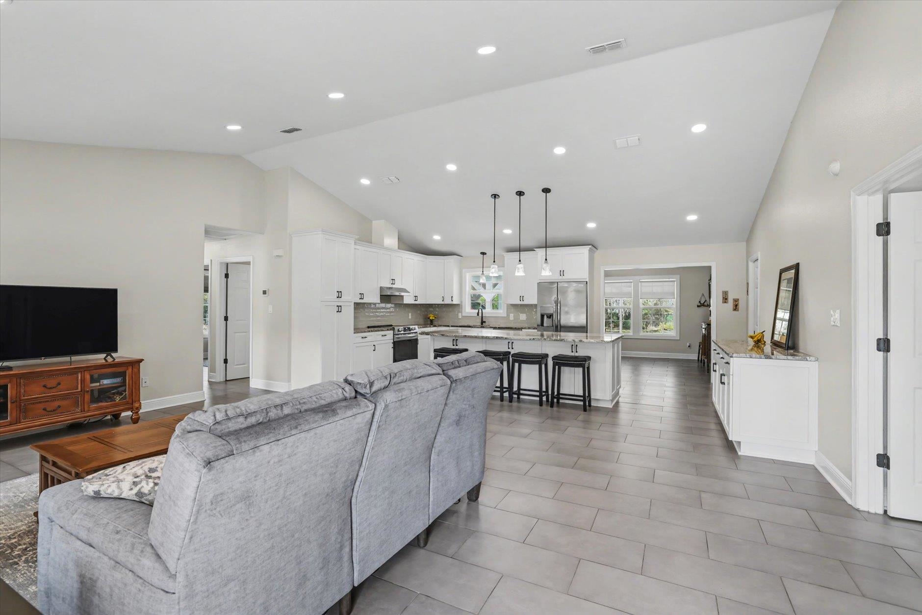 2184 Tram Road