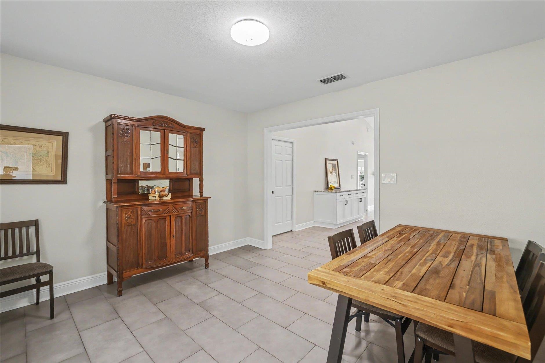 2184 Tram Road