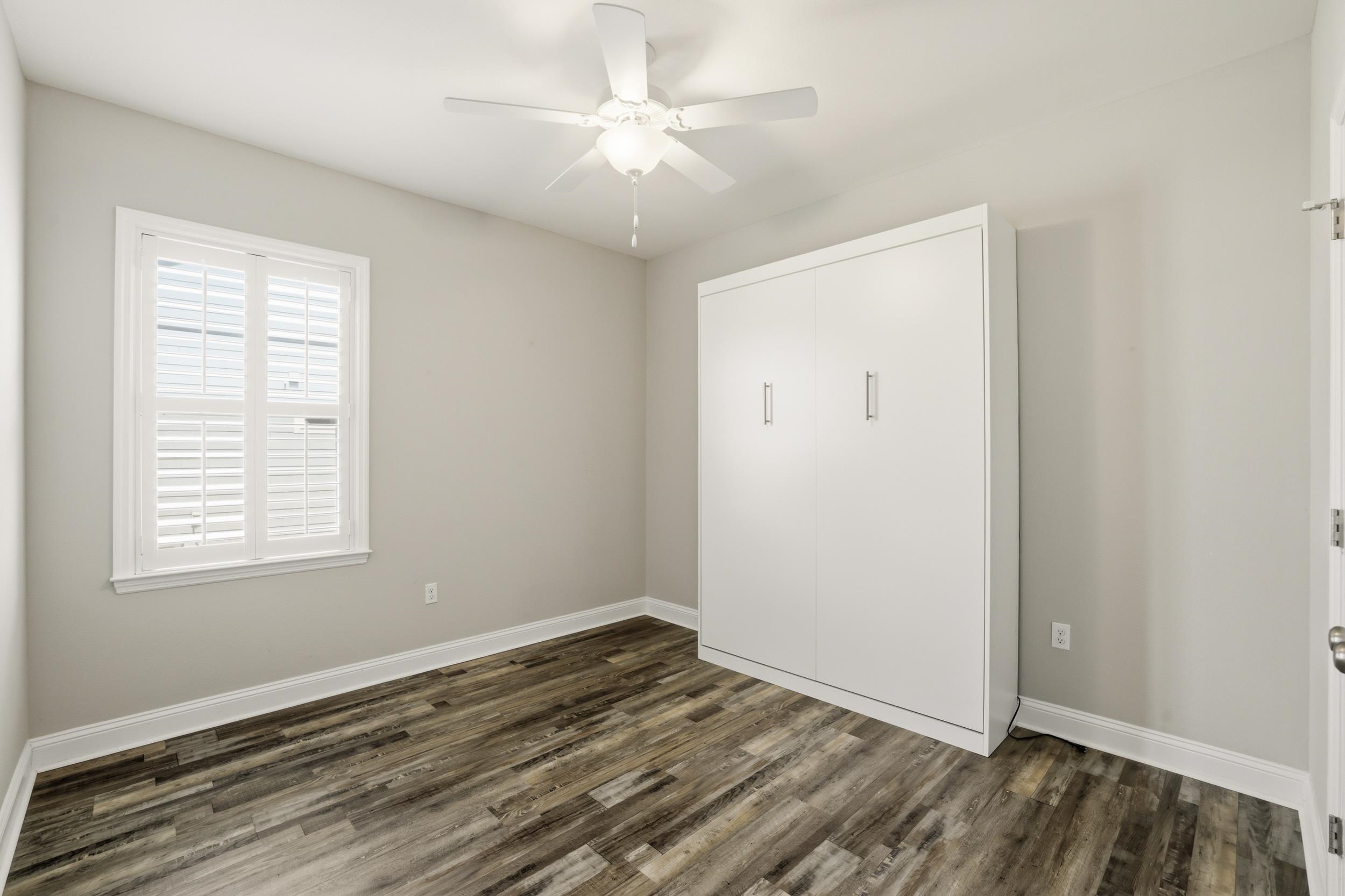 2552 MOUNT VERNON Lane