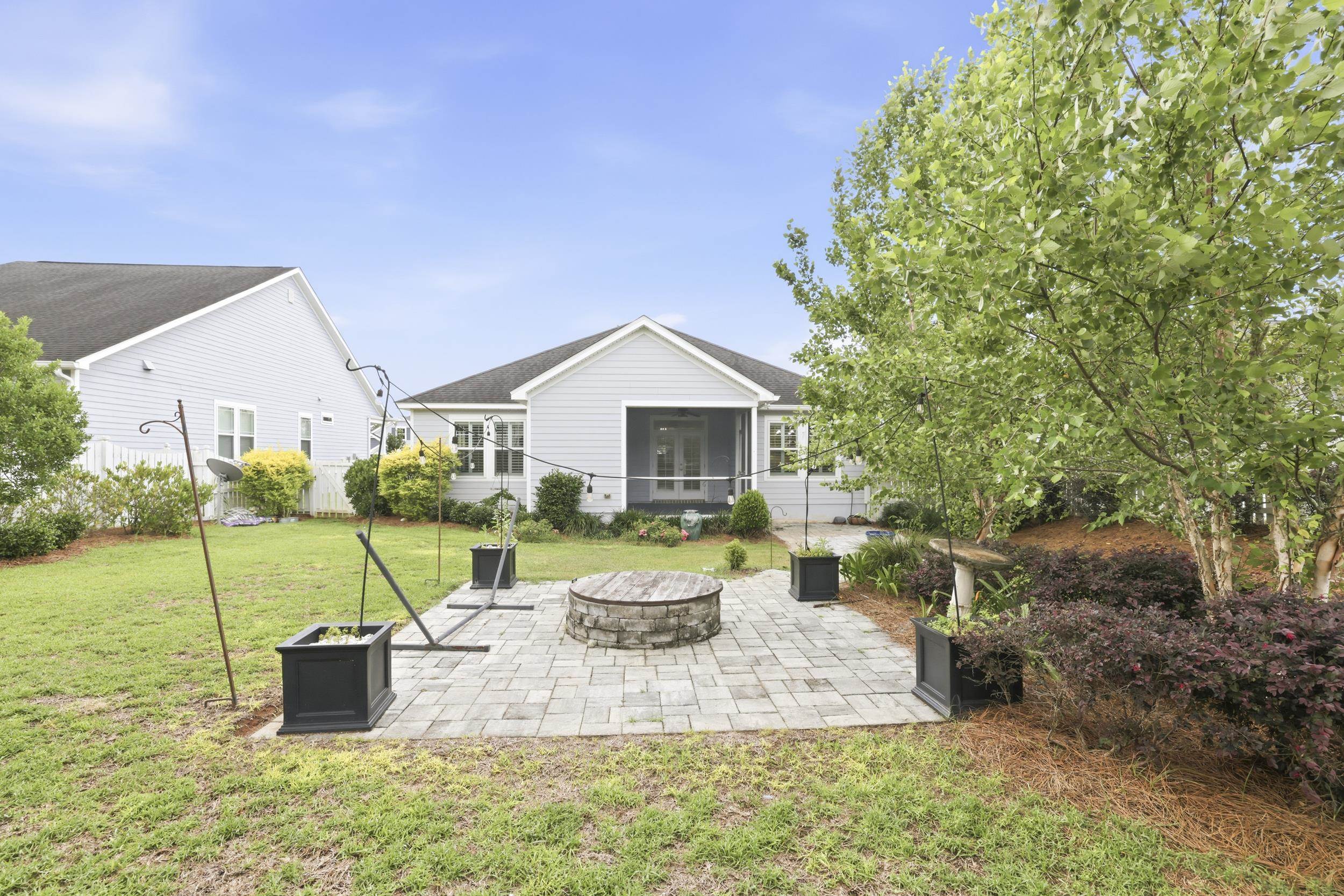 2552 MOUNT VERNON Lane