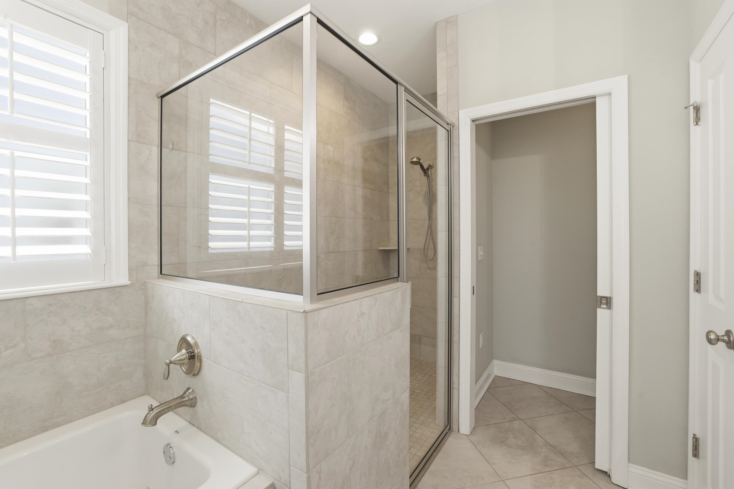 2552 MOUNT VERNON Lane