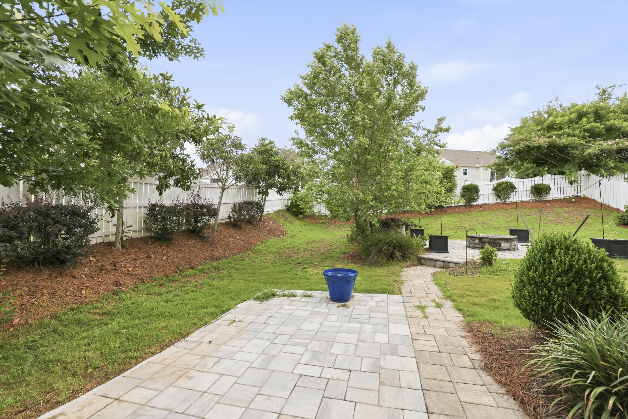 2552 MOUNT VERNON Lane