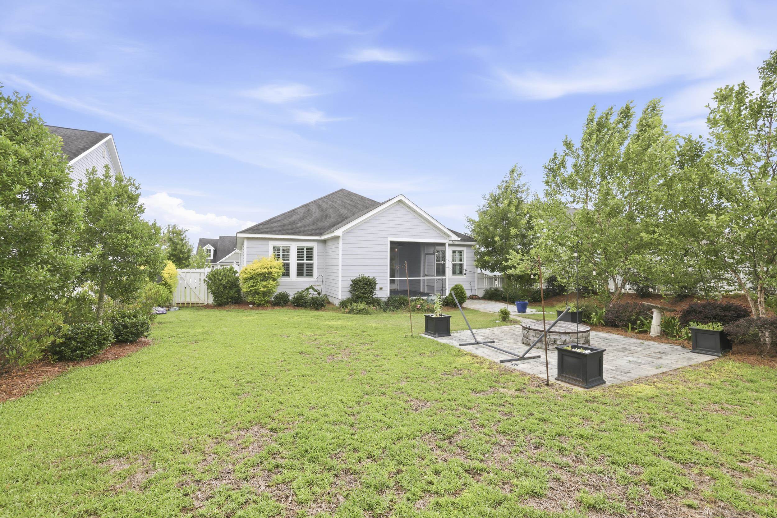 2552 MOUNT VERNON Lane