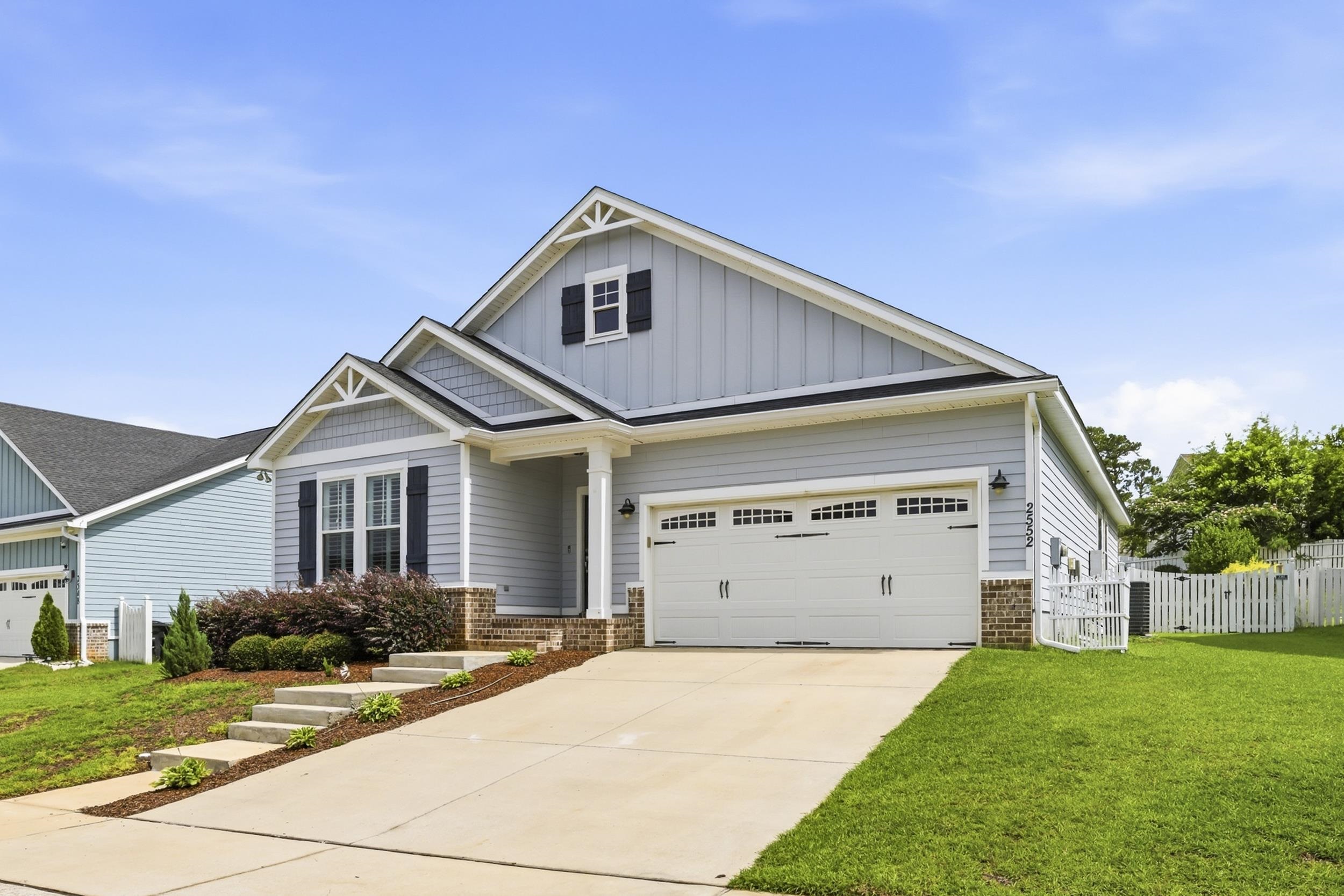 2552 MOUNT VERNON Lane