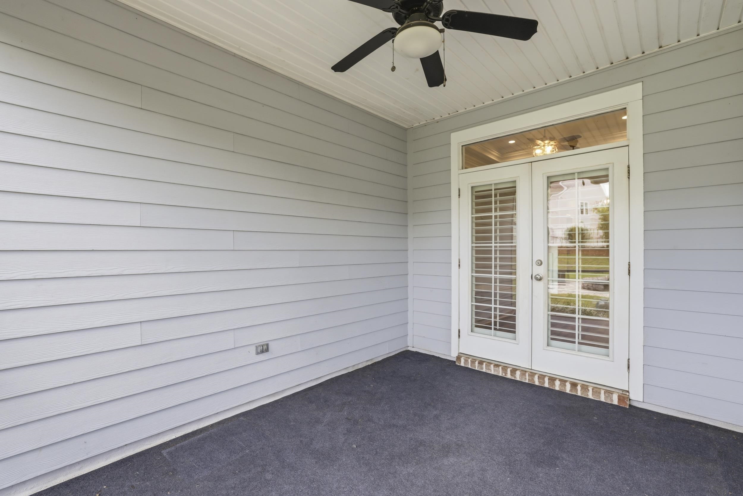 2552 MOUNT VERNON Lane