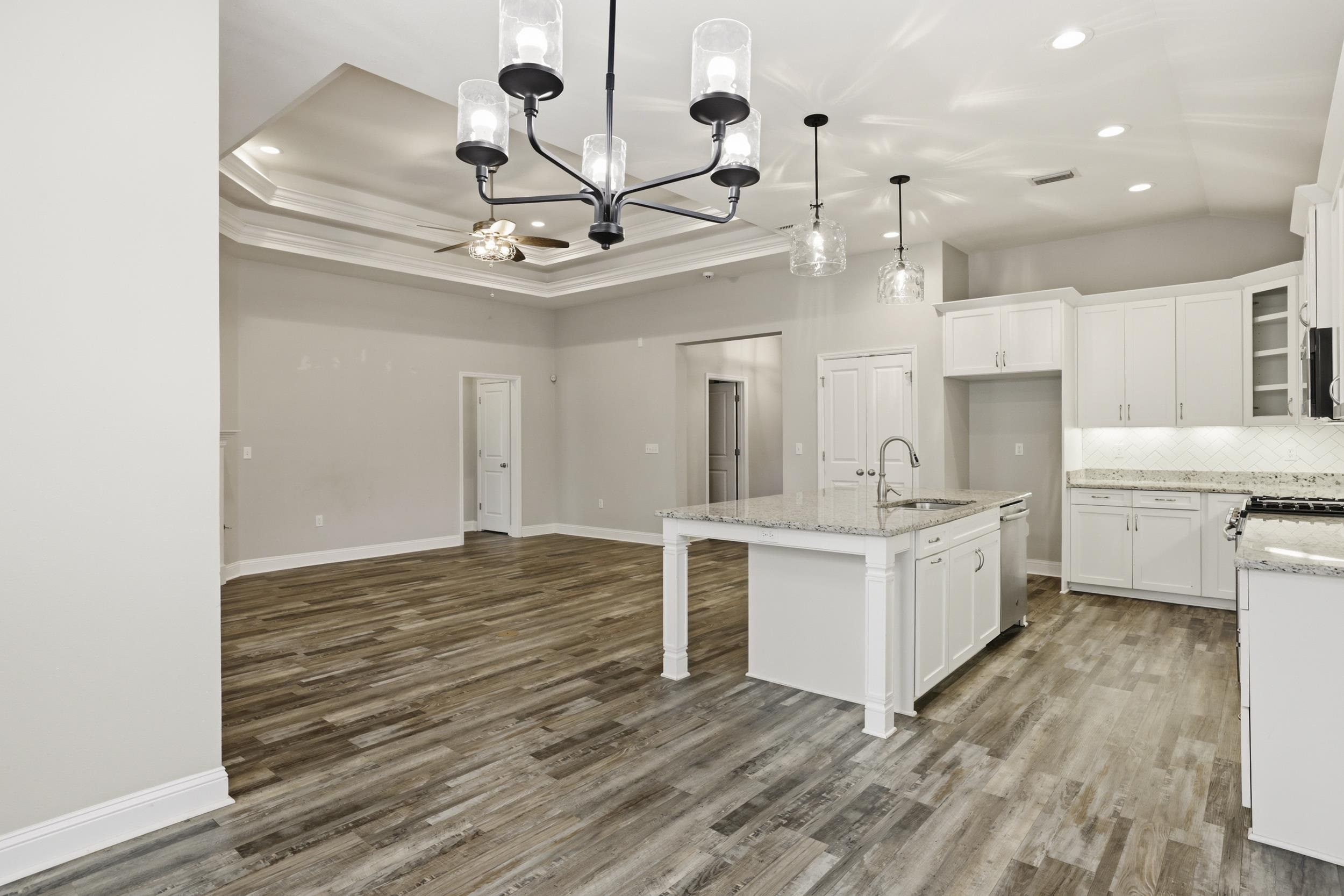2552 MOUNT VERNON Lane