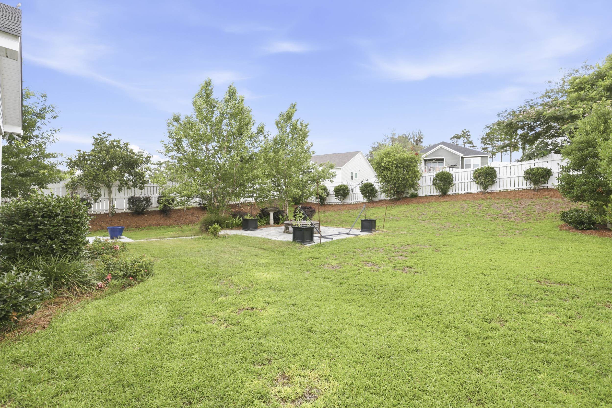 2552 MOUNT VERNON Lane