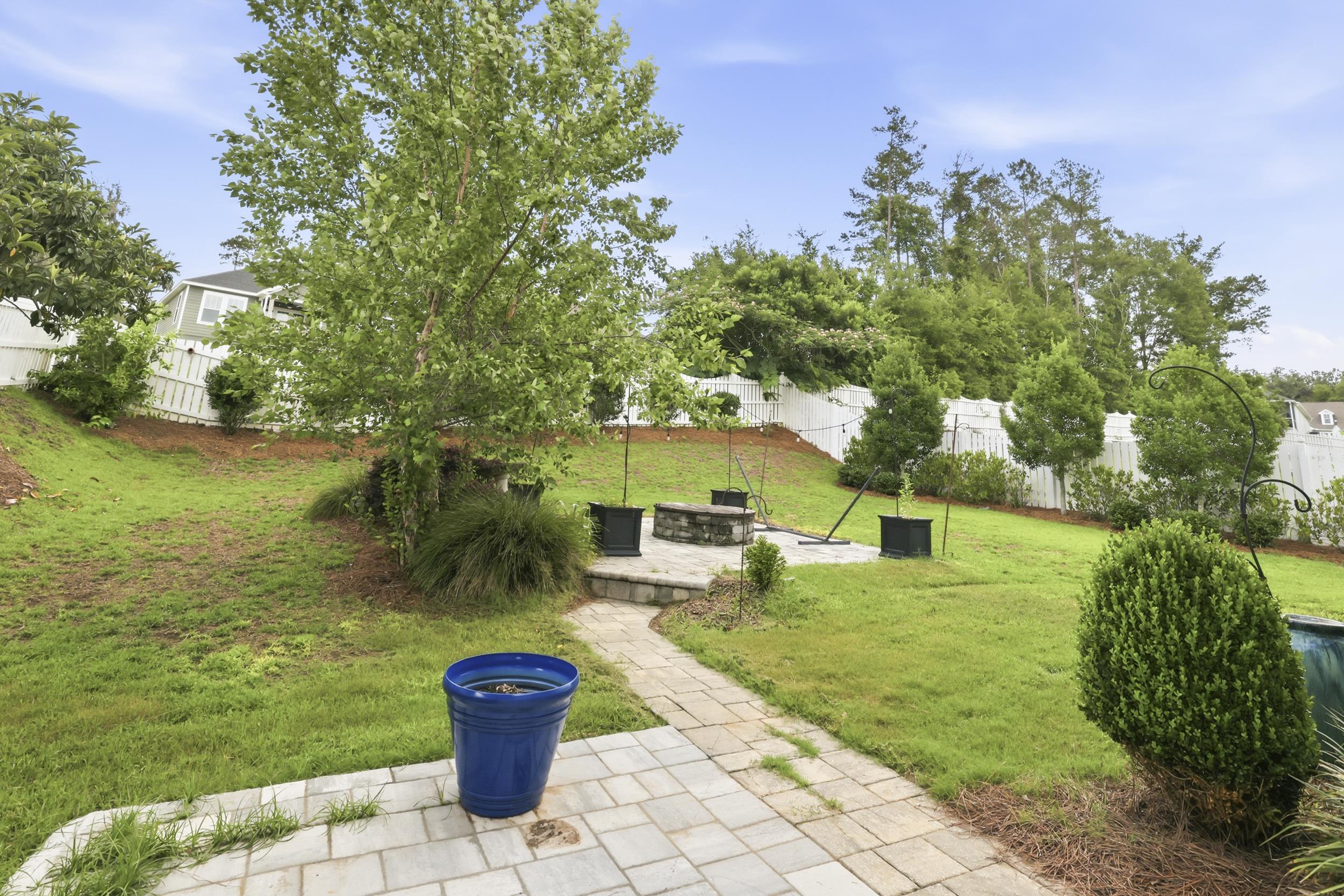 2552 MOUNT VERNON Lane
