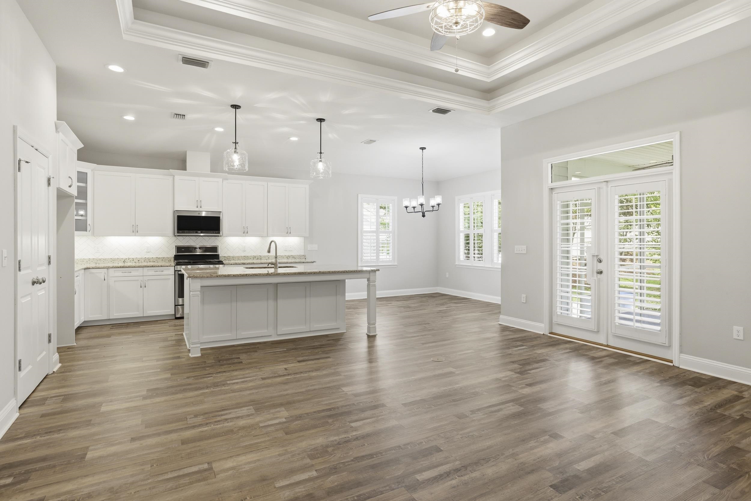 2552 MOUNT VERNON Lane