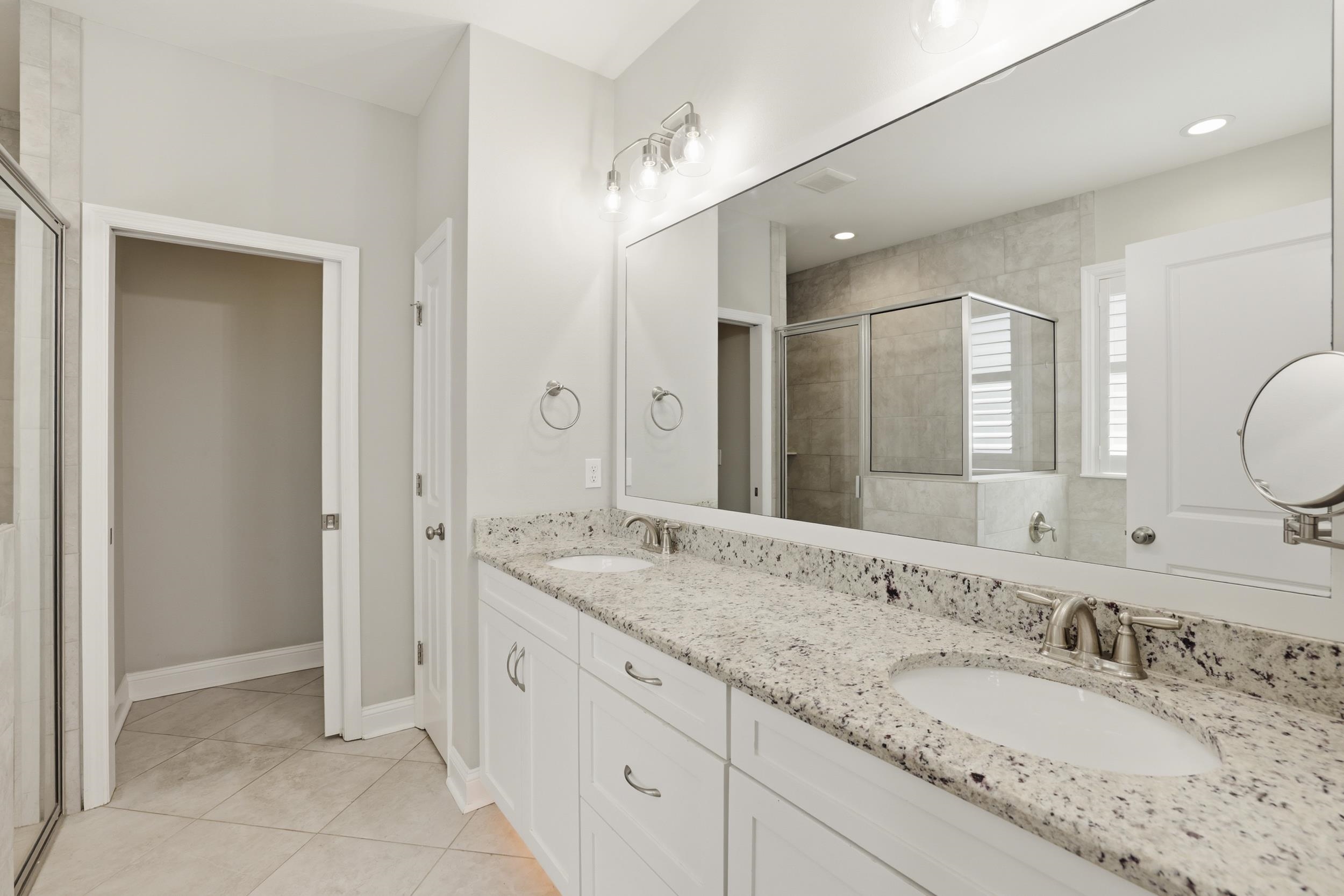 2552 MOUNT VERNON Lane