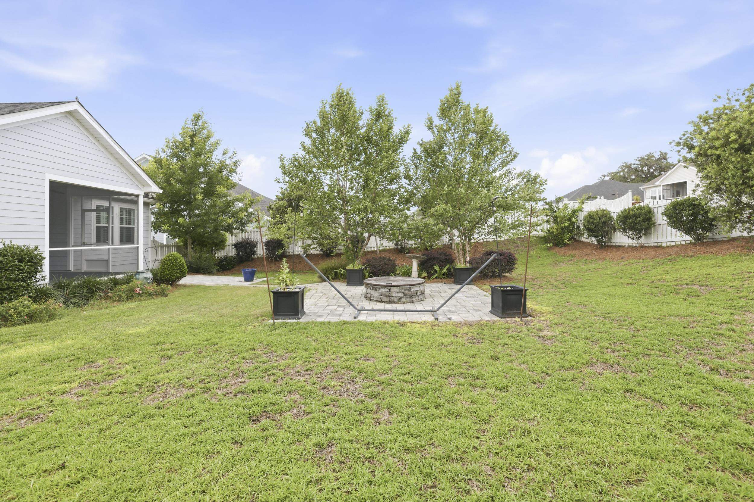 2552 MOUNT VERNON Lane