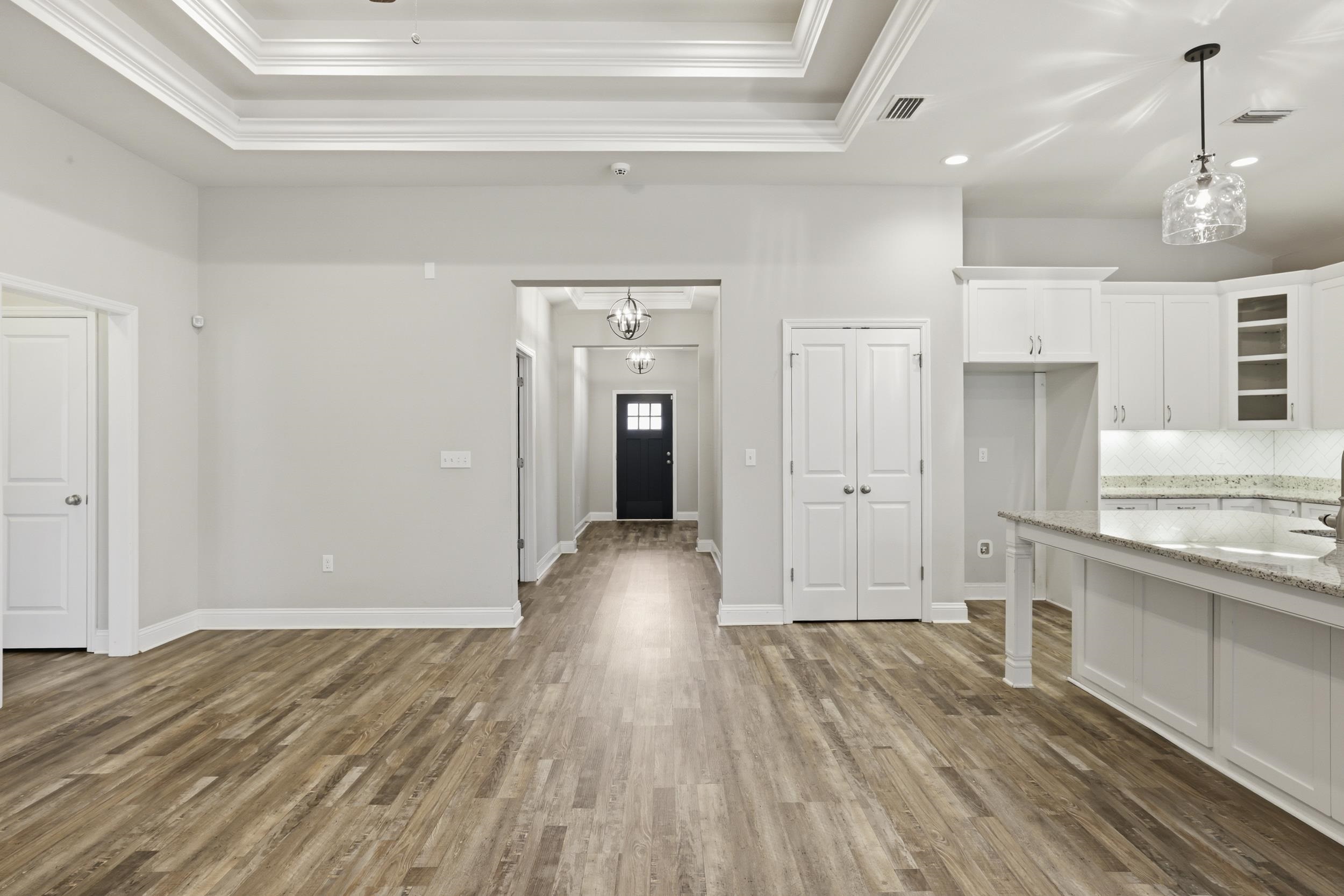 2552 MOUNT VERNON Lane