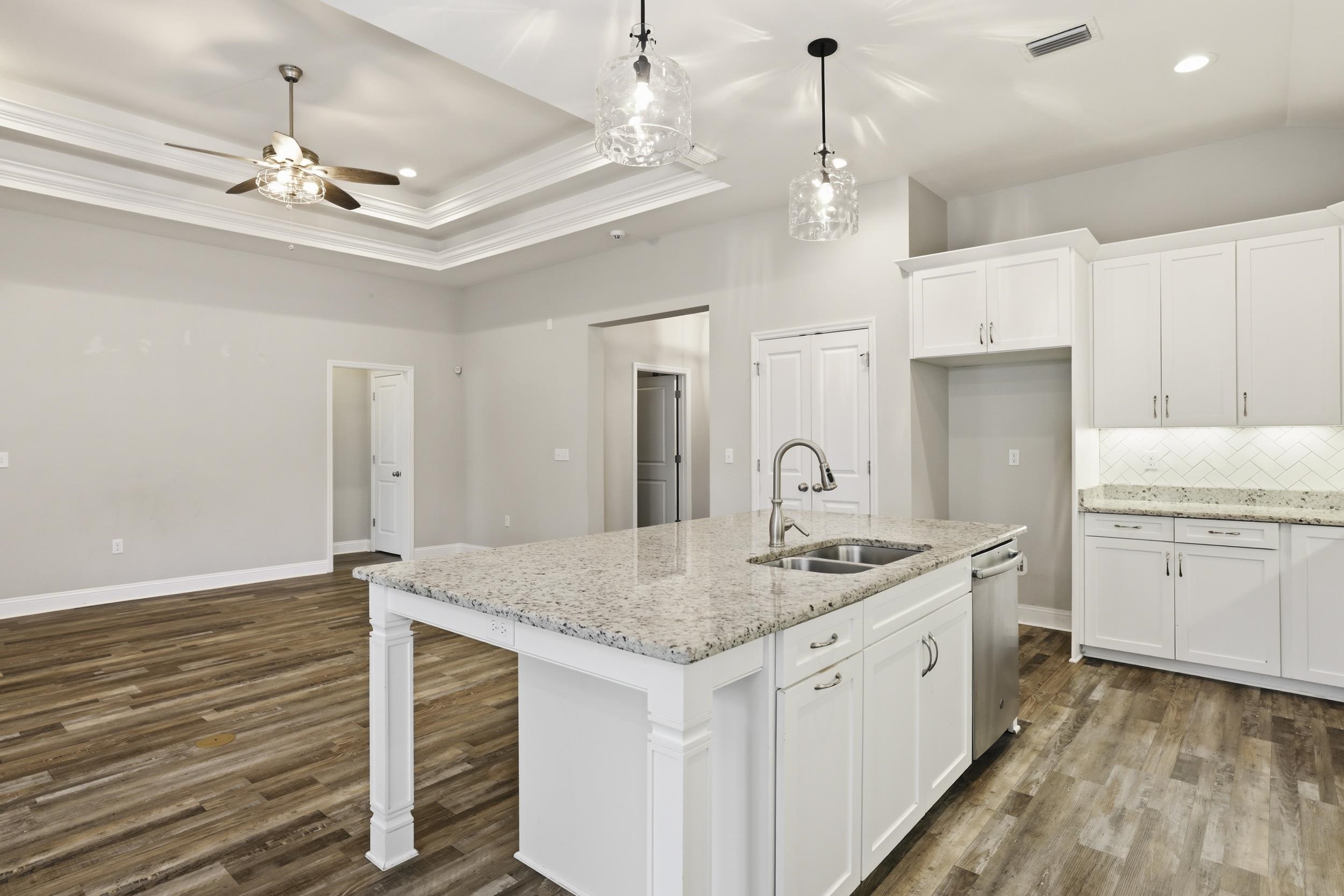 2552 MOUNT VERNON Lane