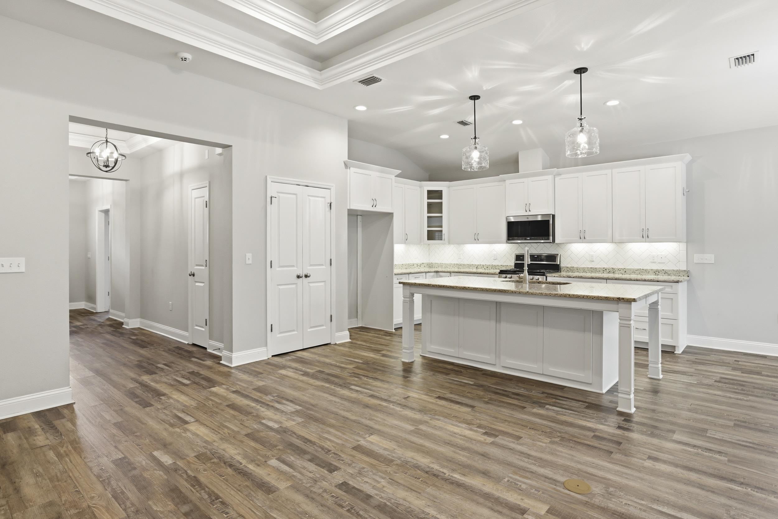 2552 MOUNT VERNON Lane
