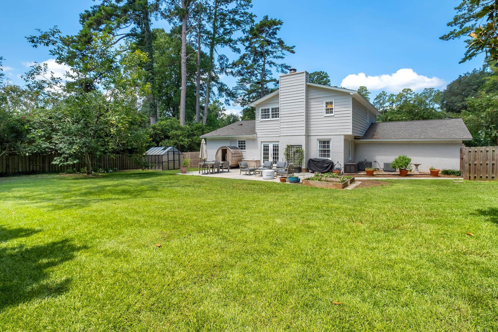2605 ARMSTRONG Road