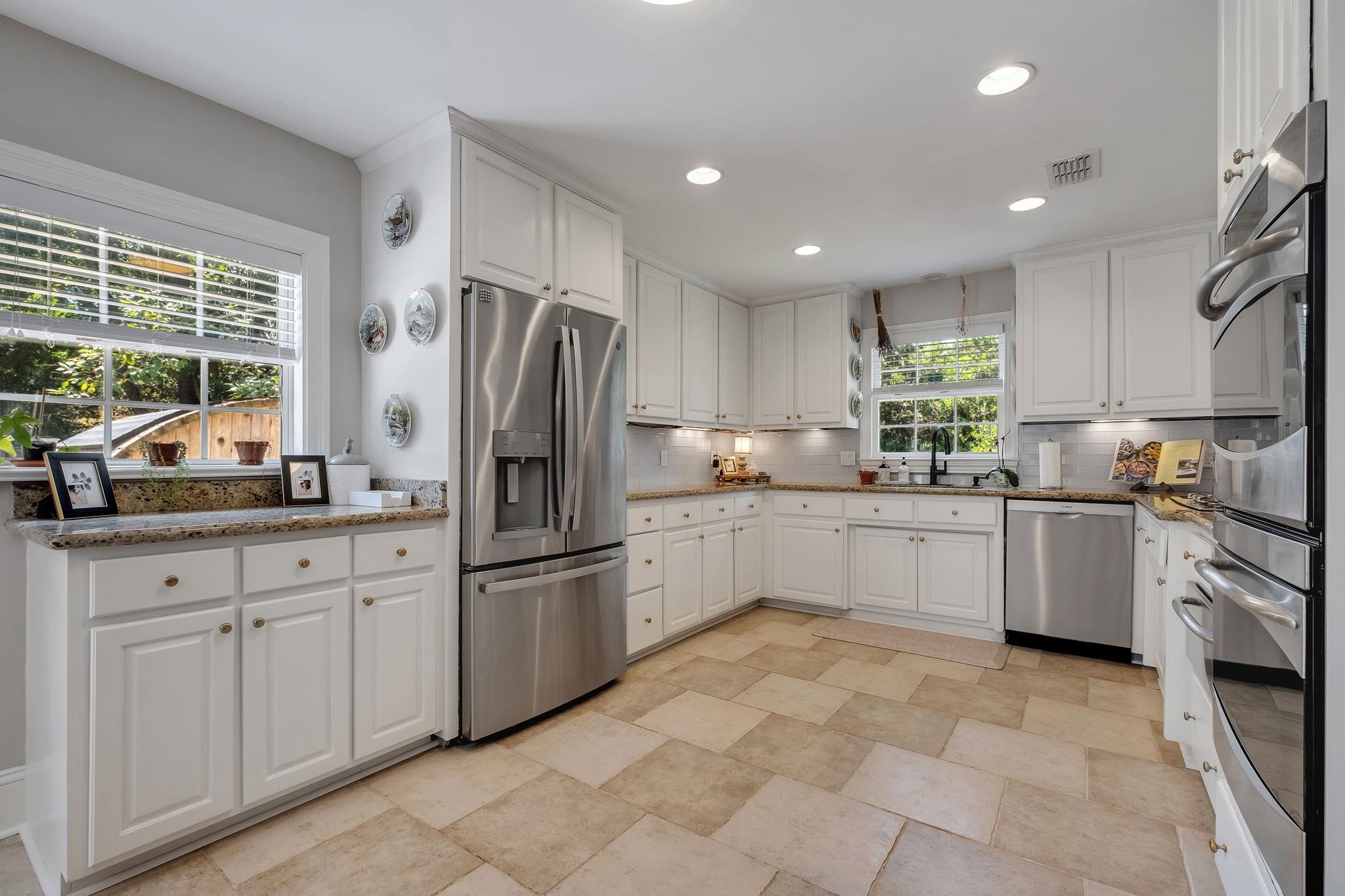 2605 ARMSTRONG Road