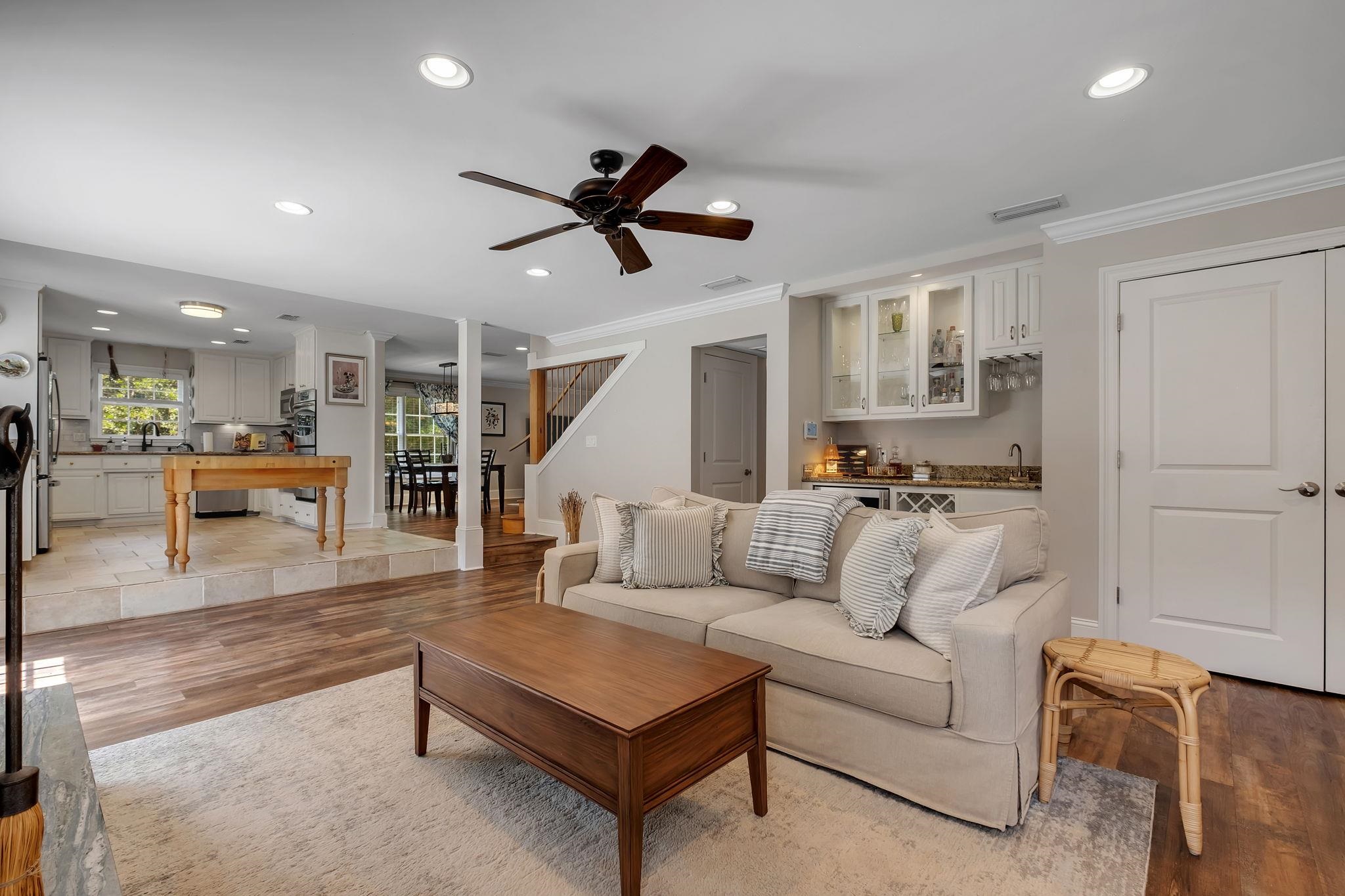 2605 ARMSTRONG Road