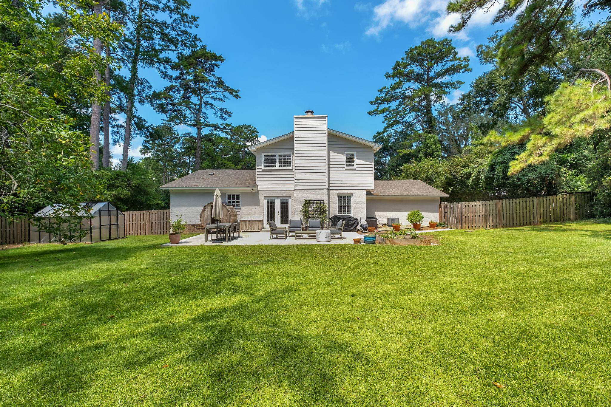 2605 ARMSTRONG Road