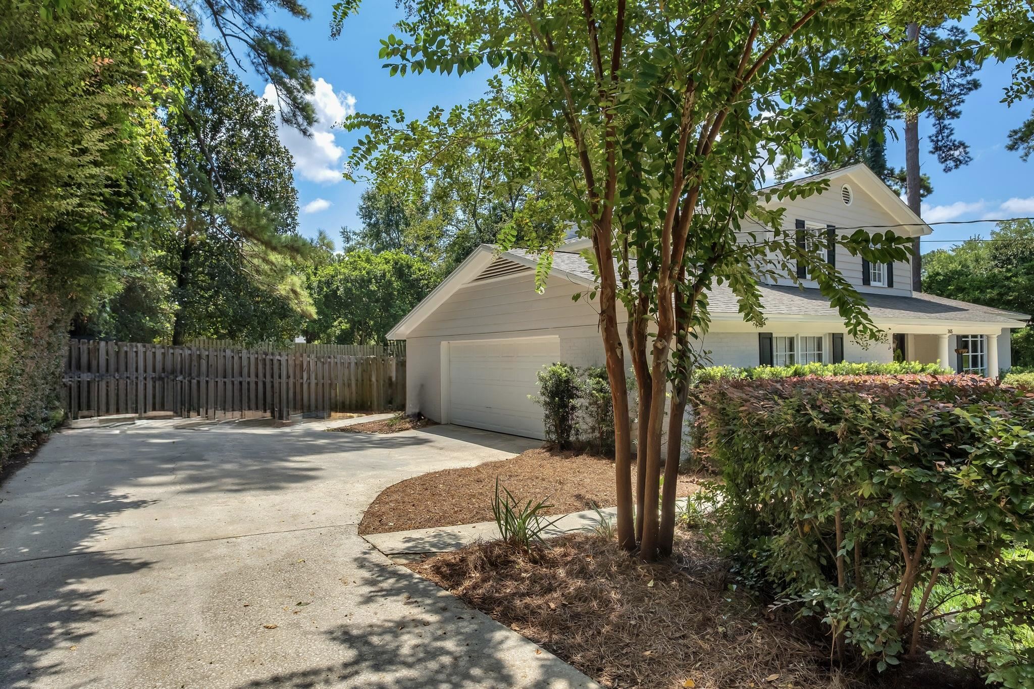 2605 ARMSTRONG Road