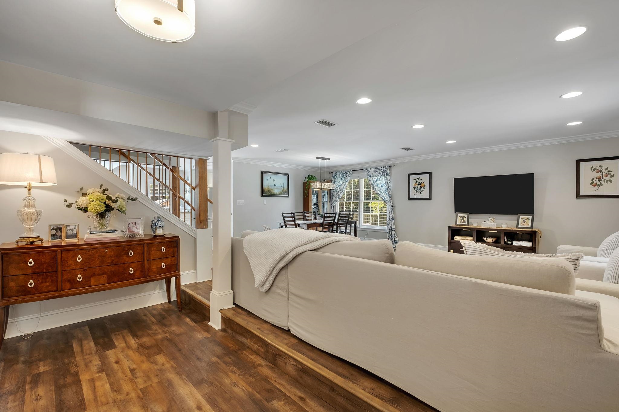 2605 ARMSTRONG Road