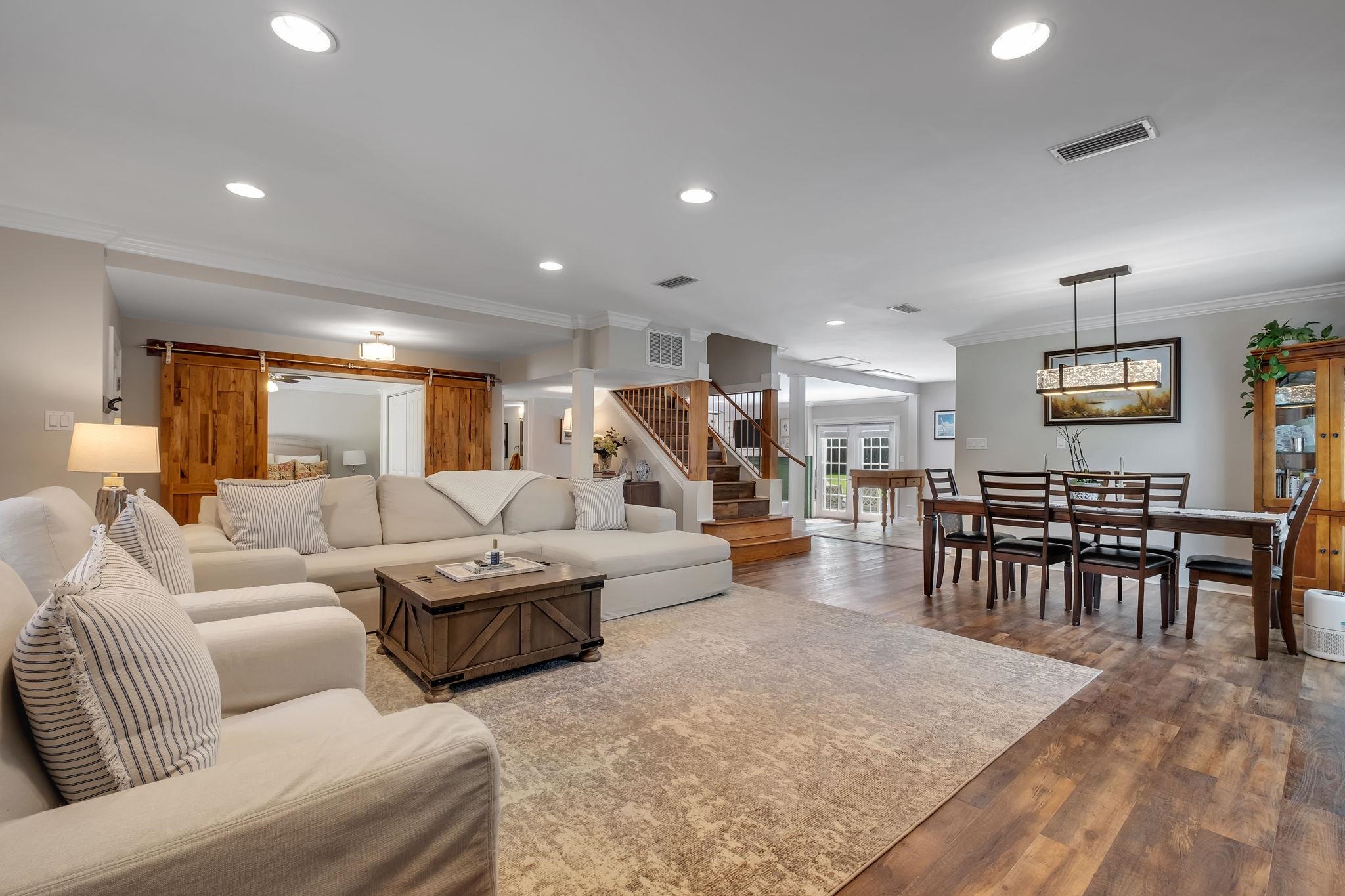 2605 ARMSTRONG Road
