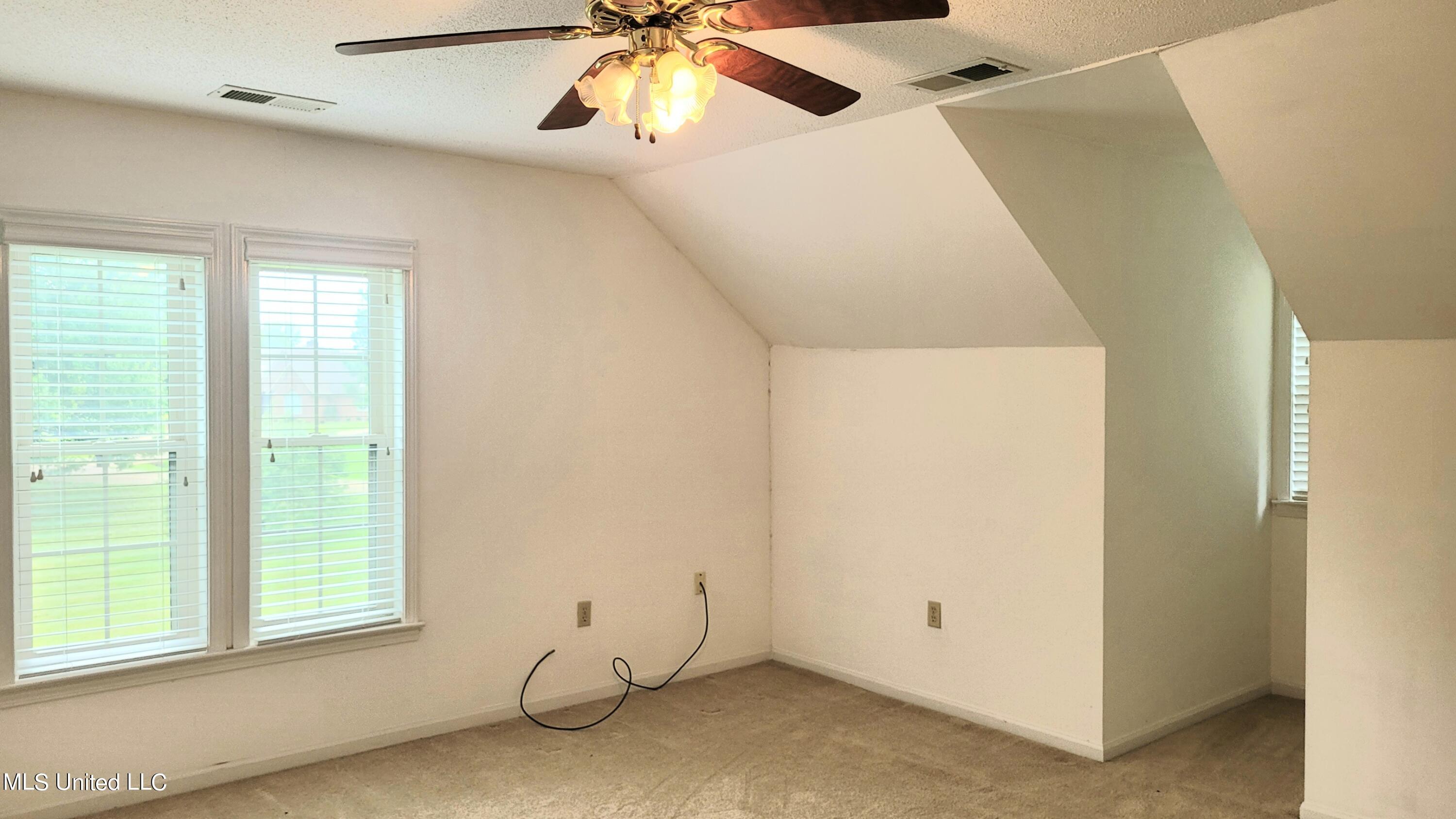 831 W Green T Boulevard