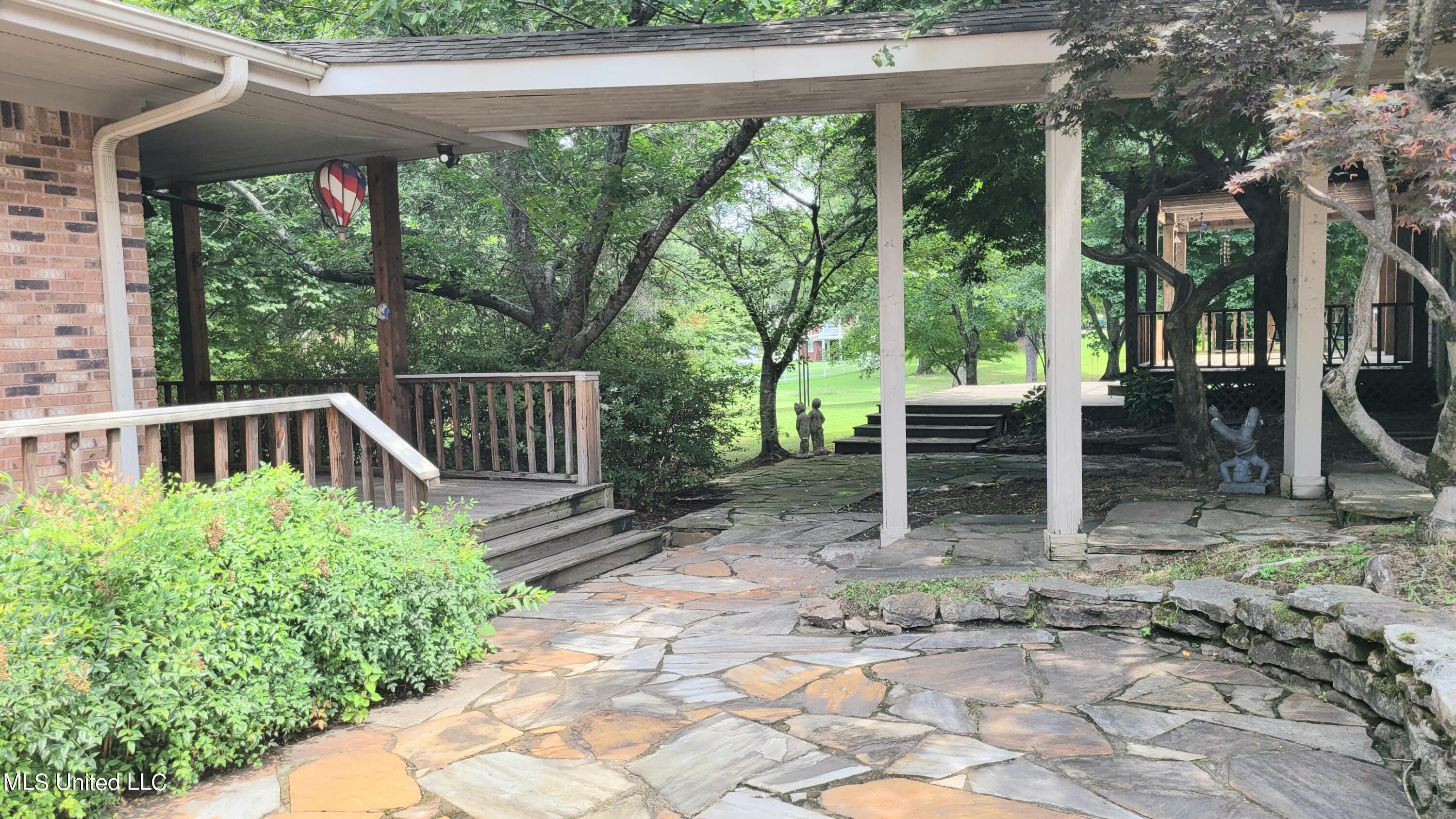 831 W Green T Boulevard