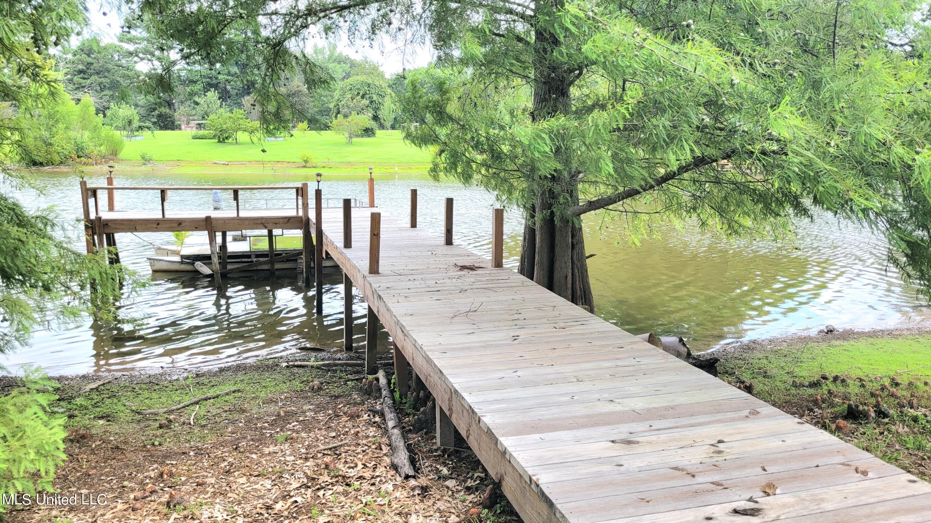 831 W Green T Boulevard