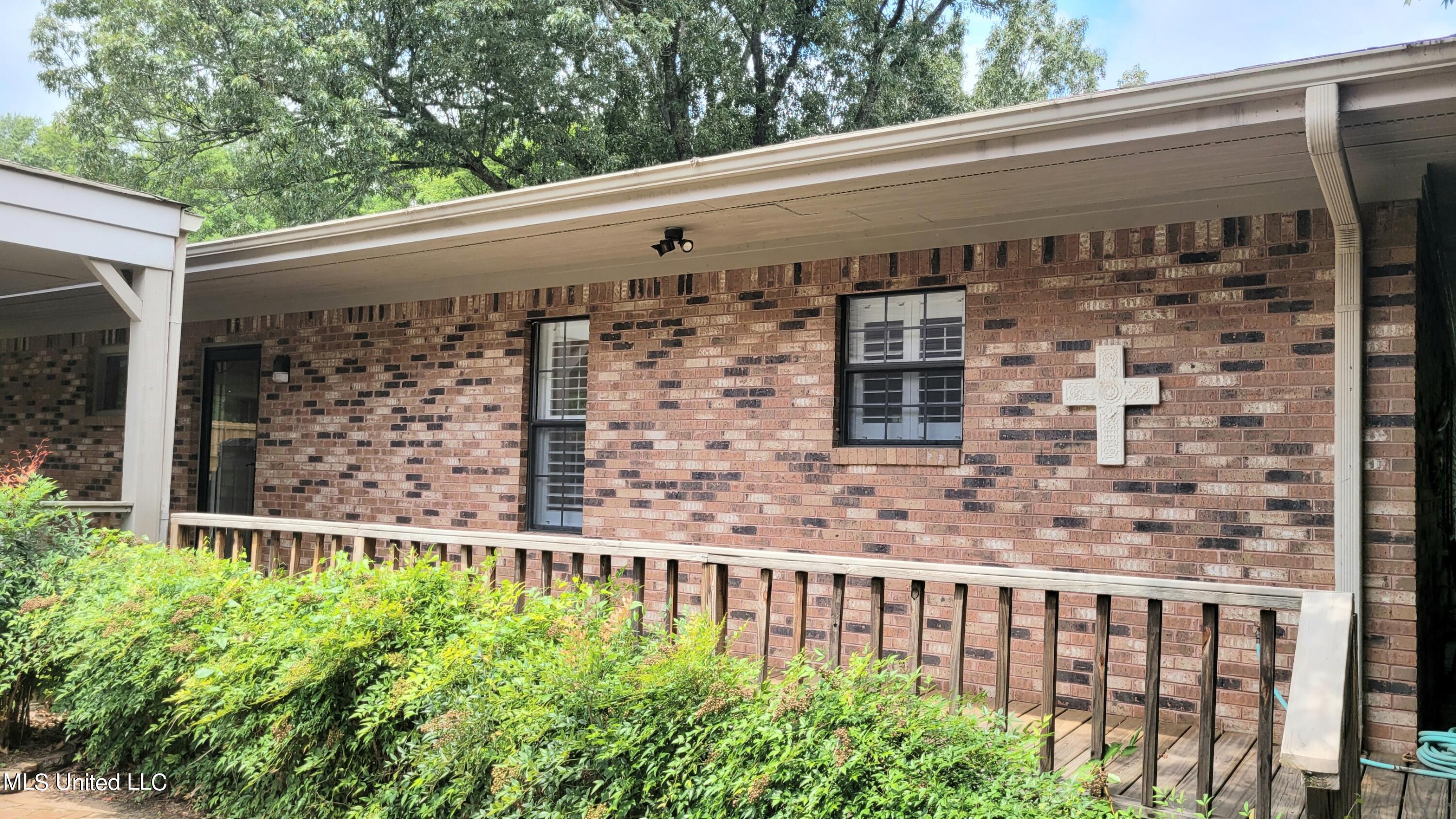 831 W Green T Boulevard