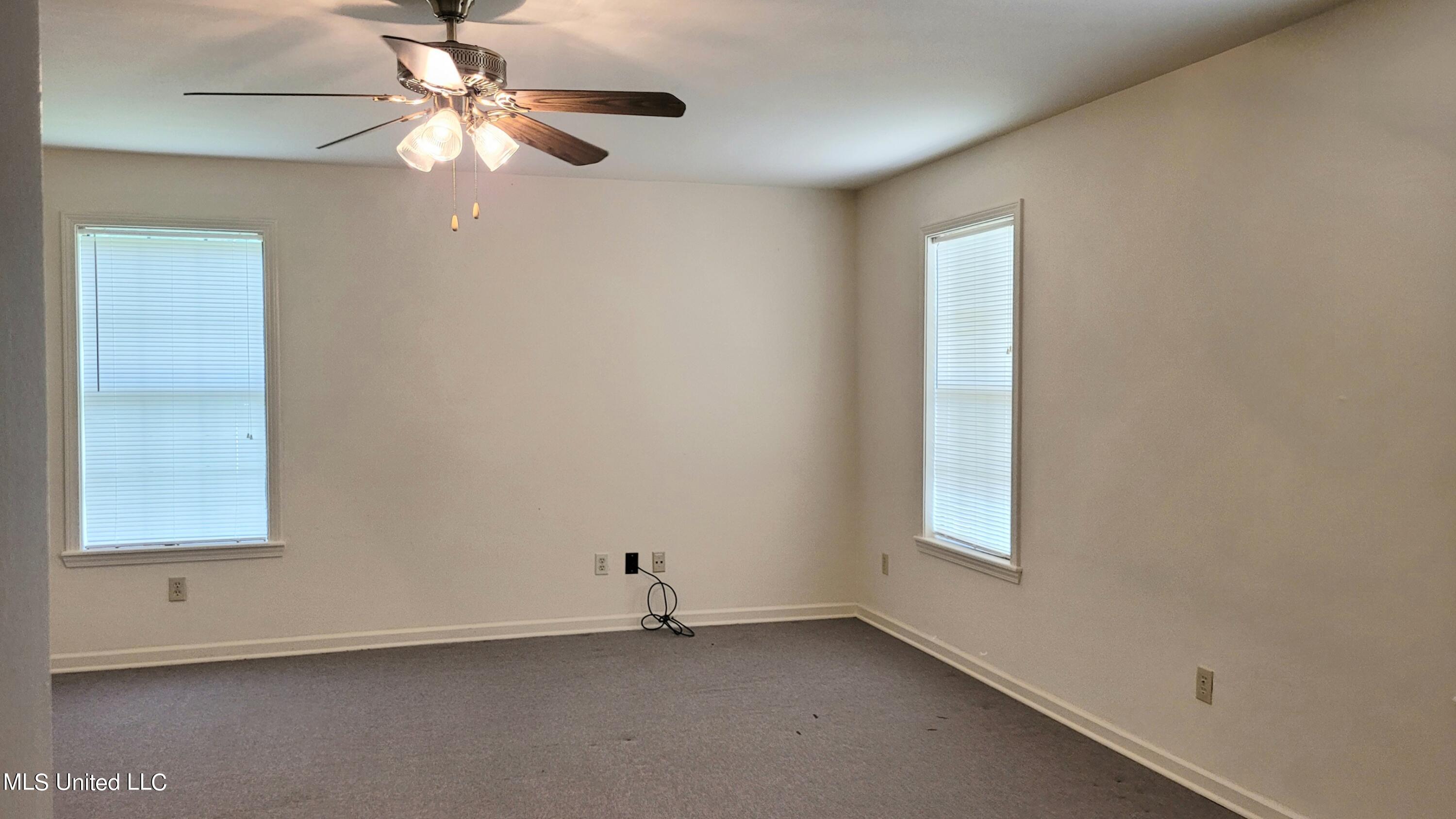 831 W Green T Boulevard