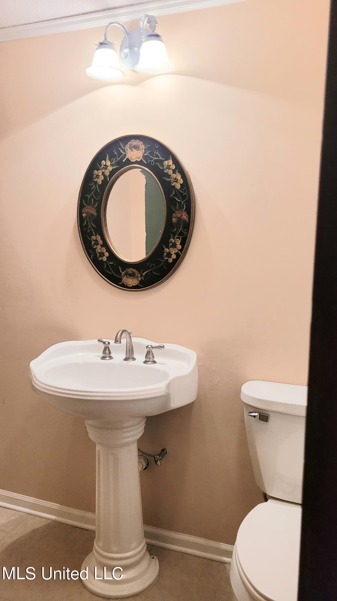 831 W Green T Boulevard