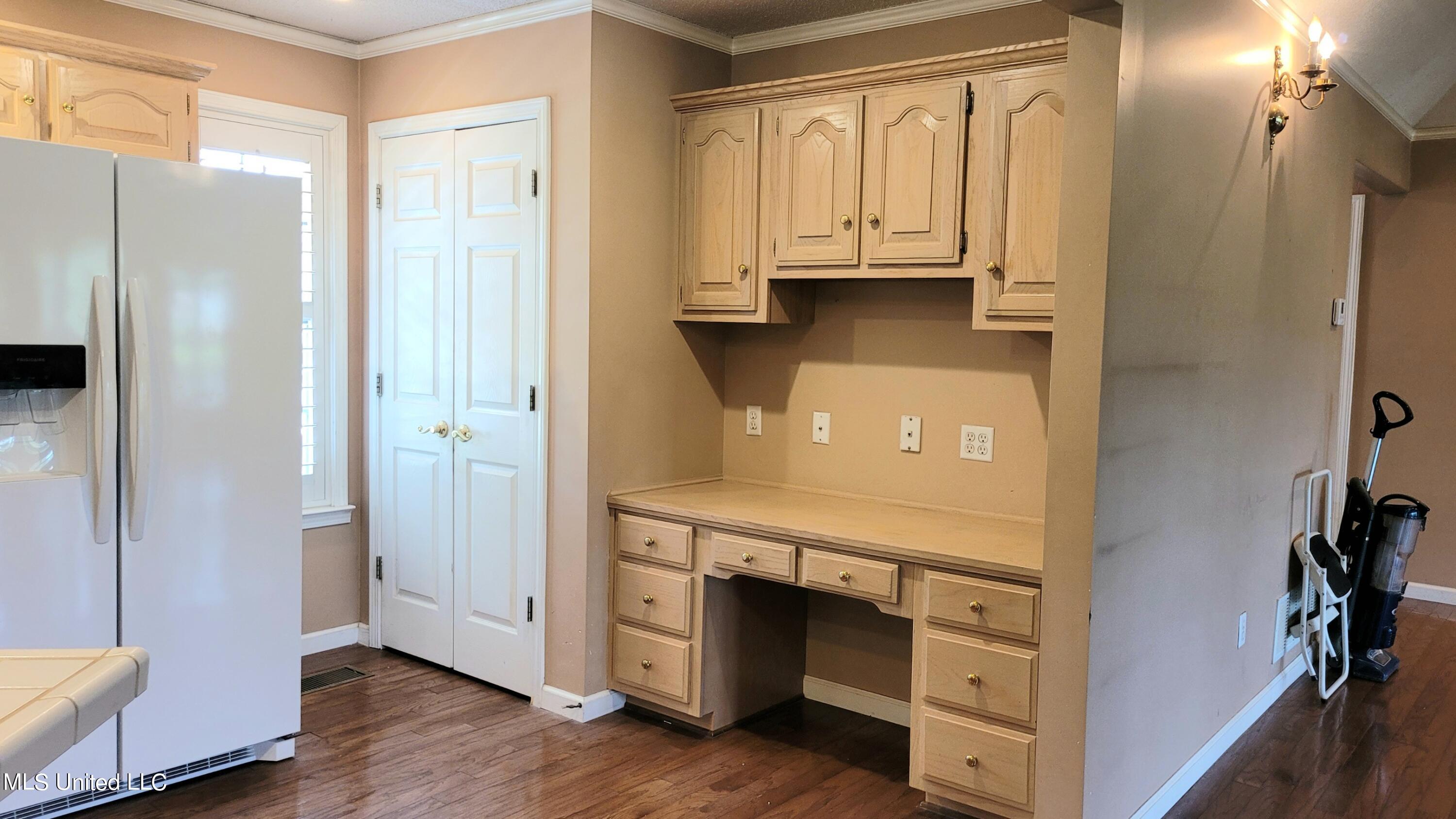 831 W Green T Boulevard