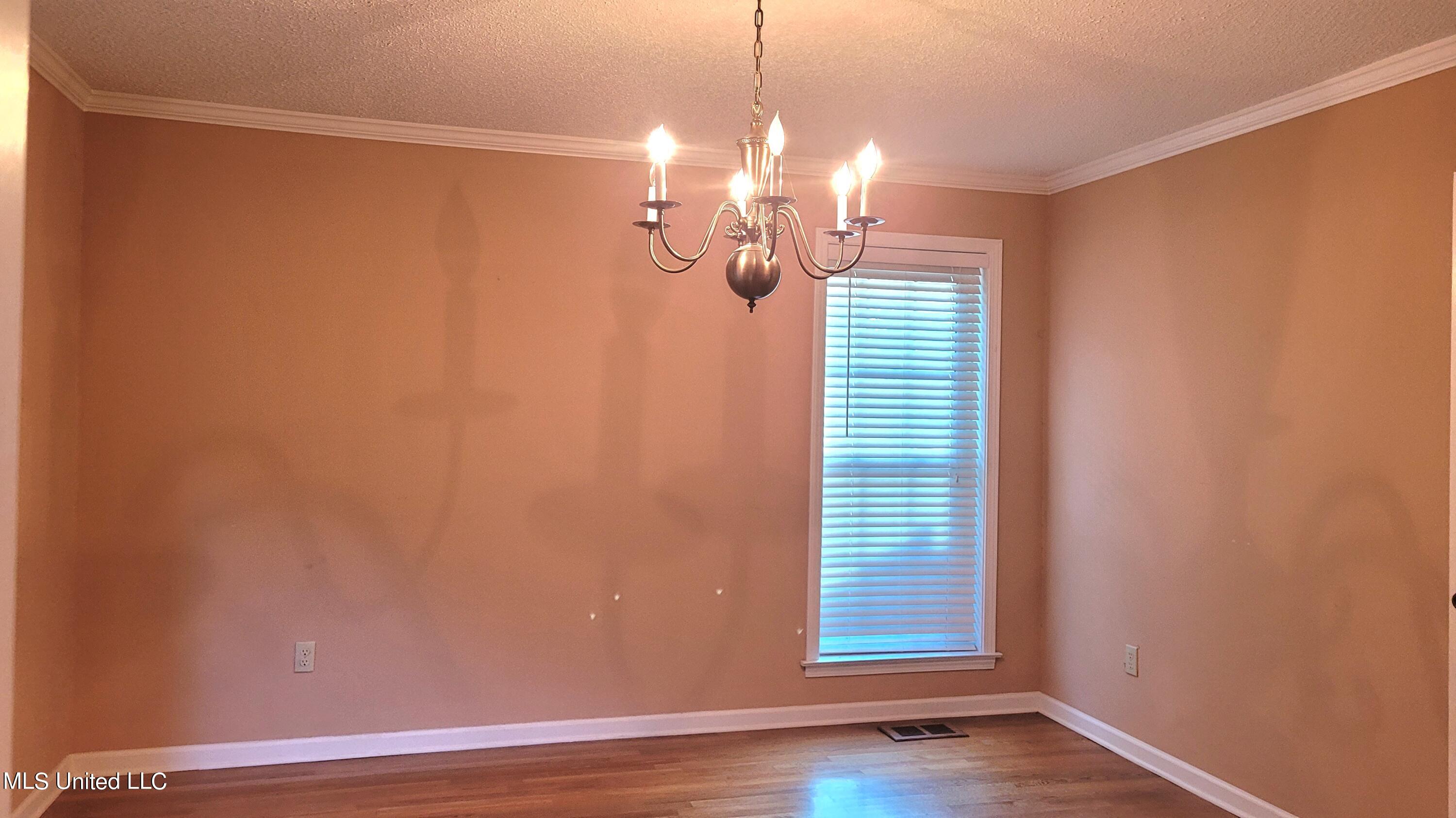 831 W Green T Boulevard