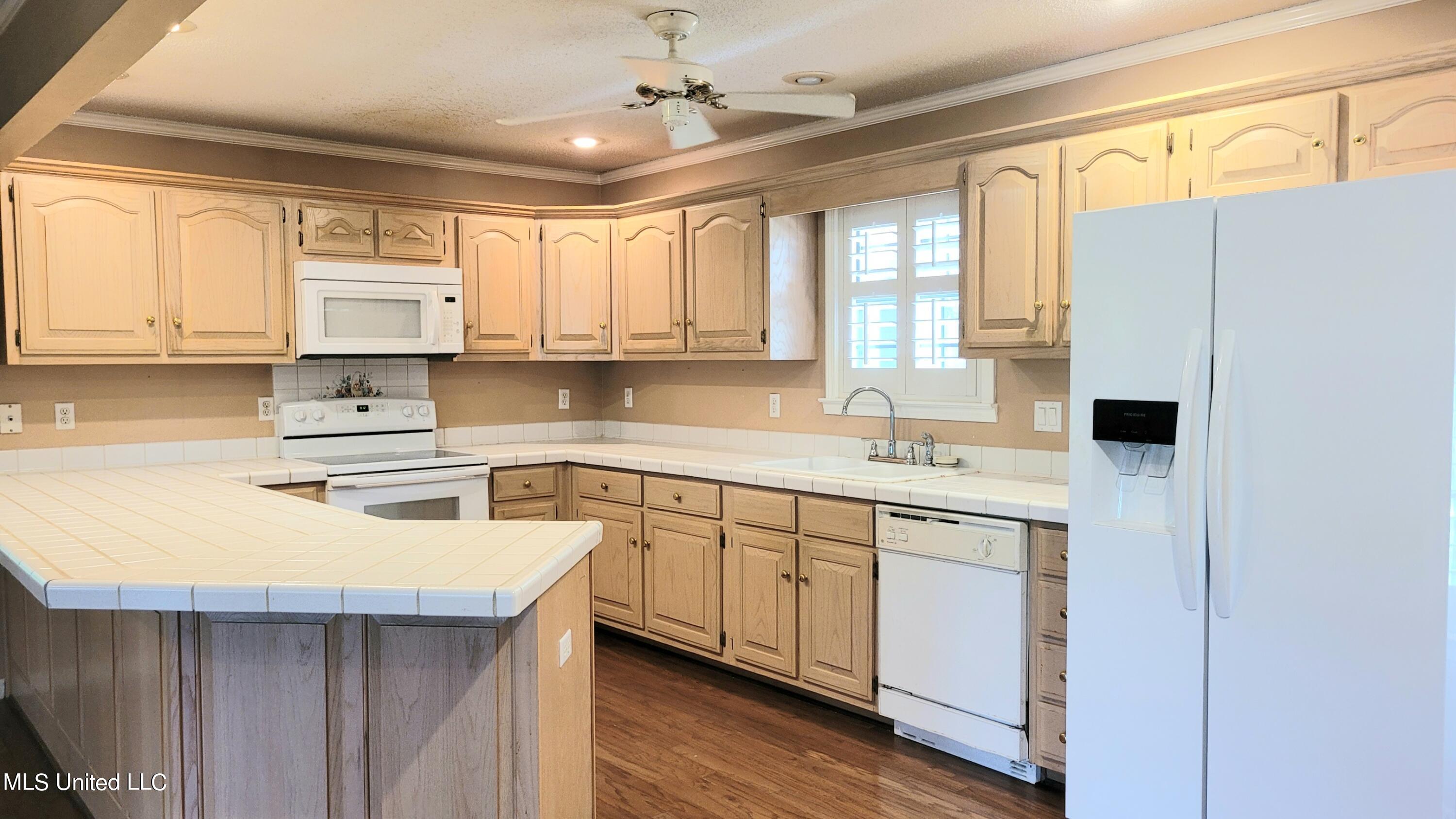 831 W Green T Boulevard