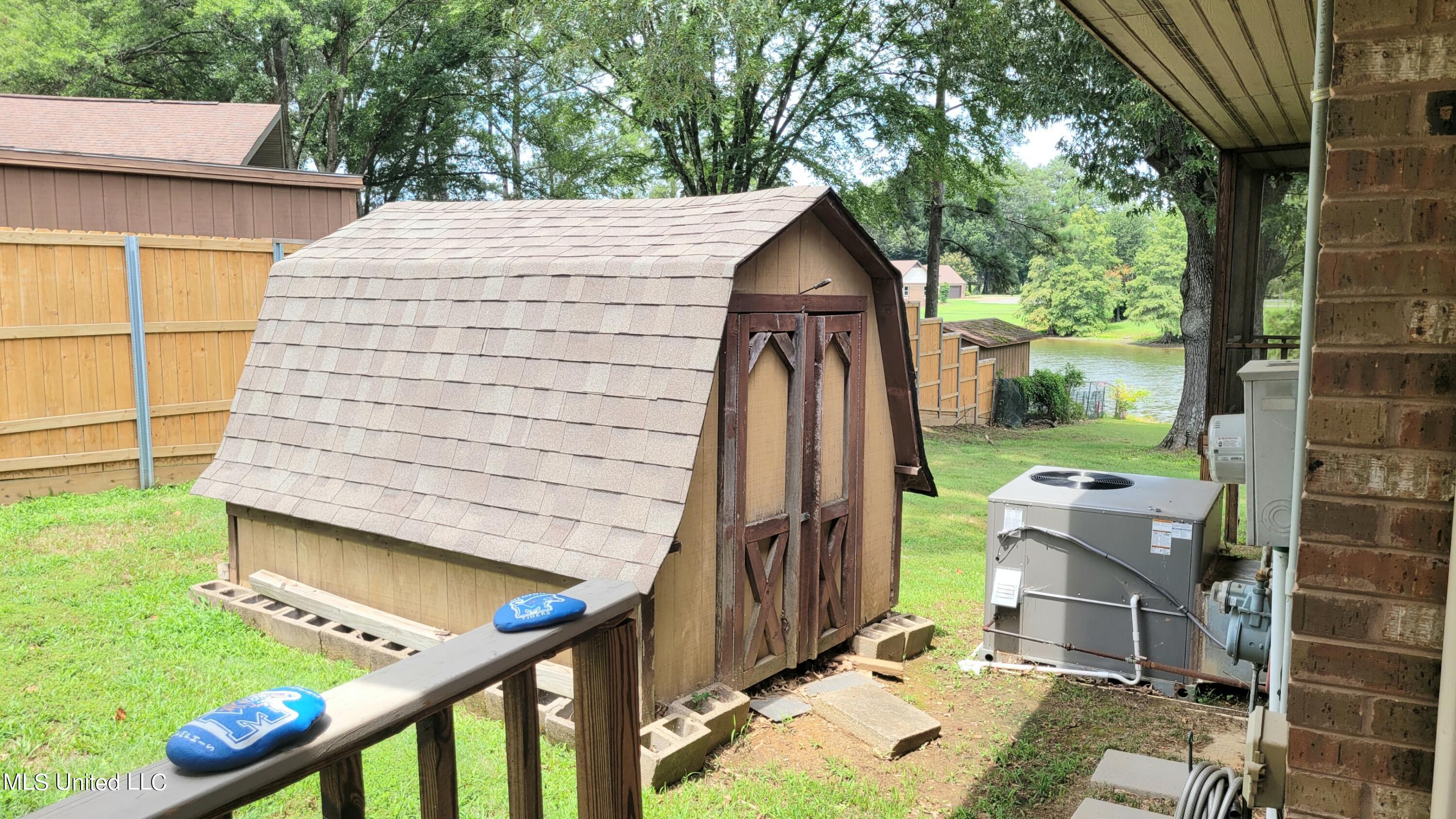 831 W Green T Boulevard