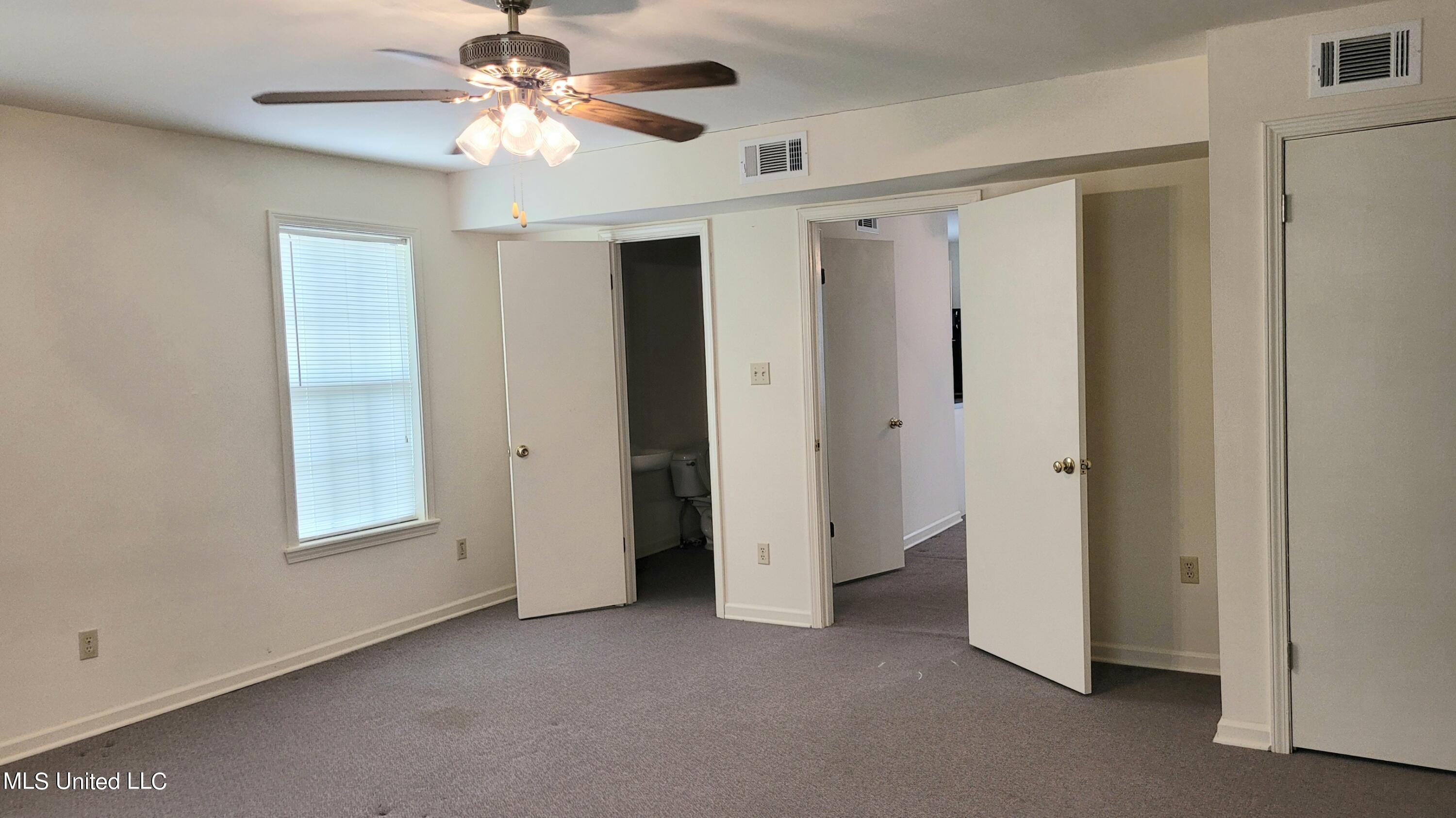 831 W Green T Boulevard