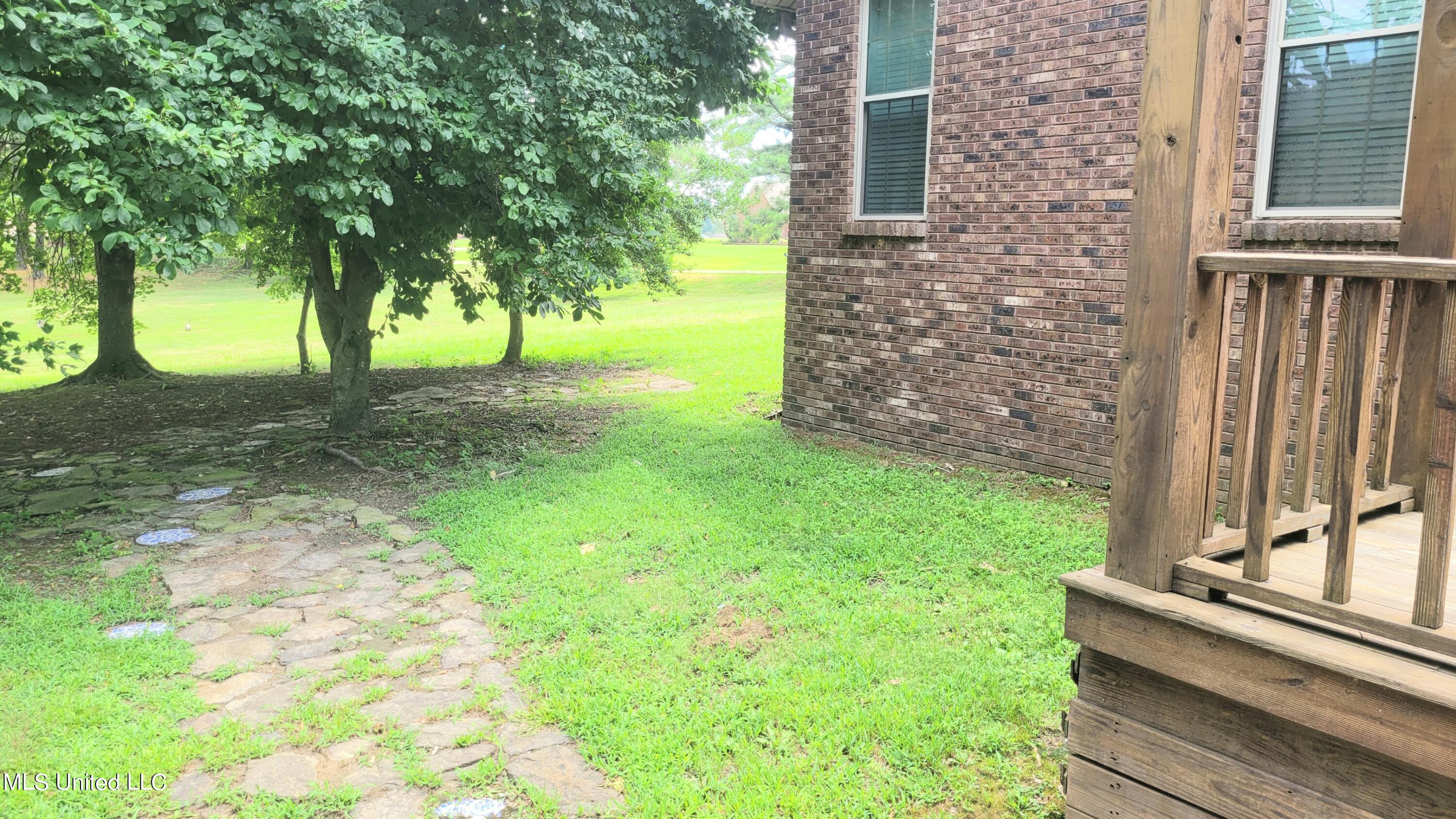 831 W Green T Boulevard