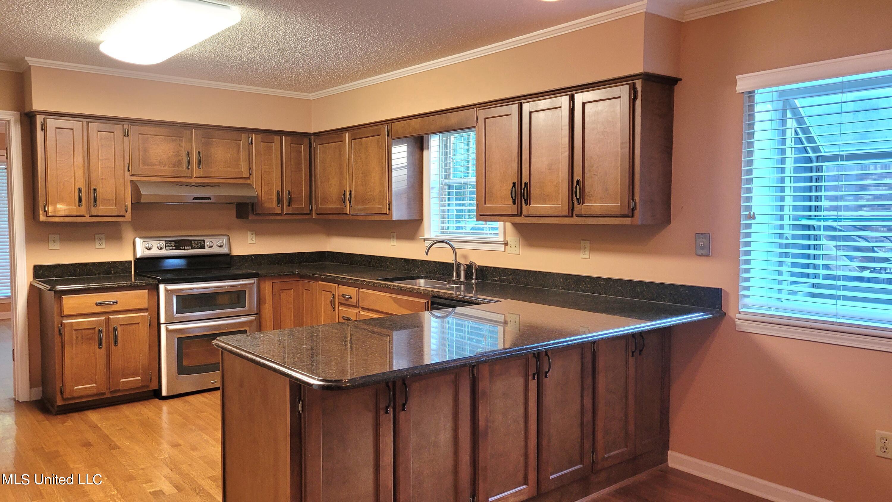 831 W Green T Boulevard