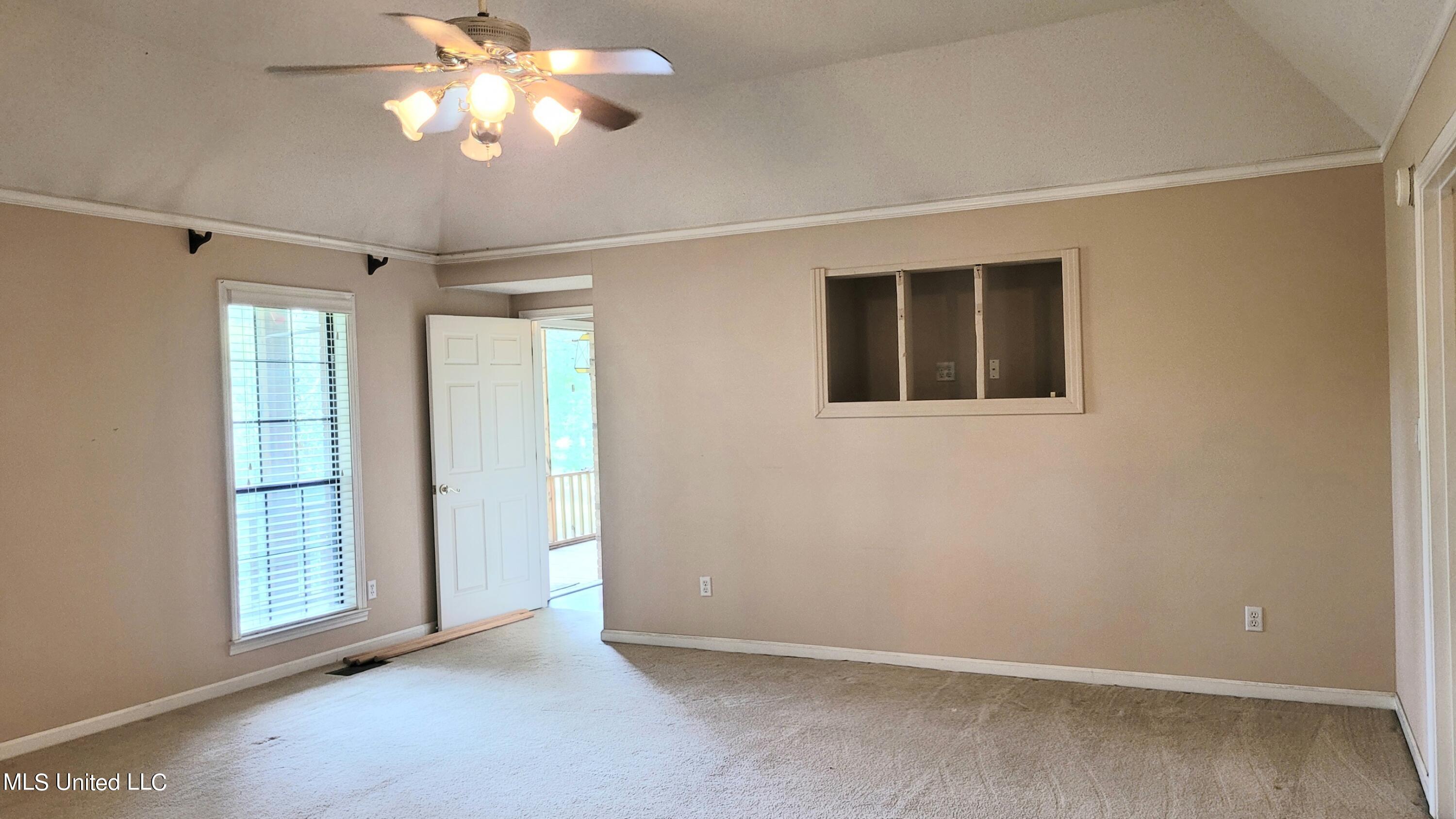 831 W Green T Boulevard