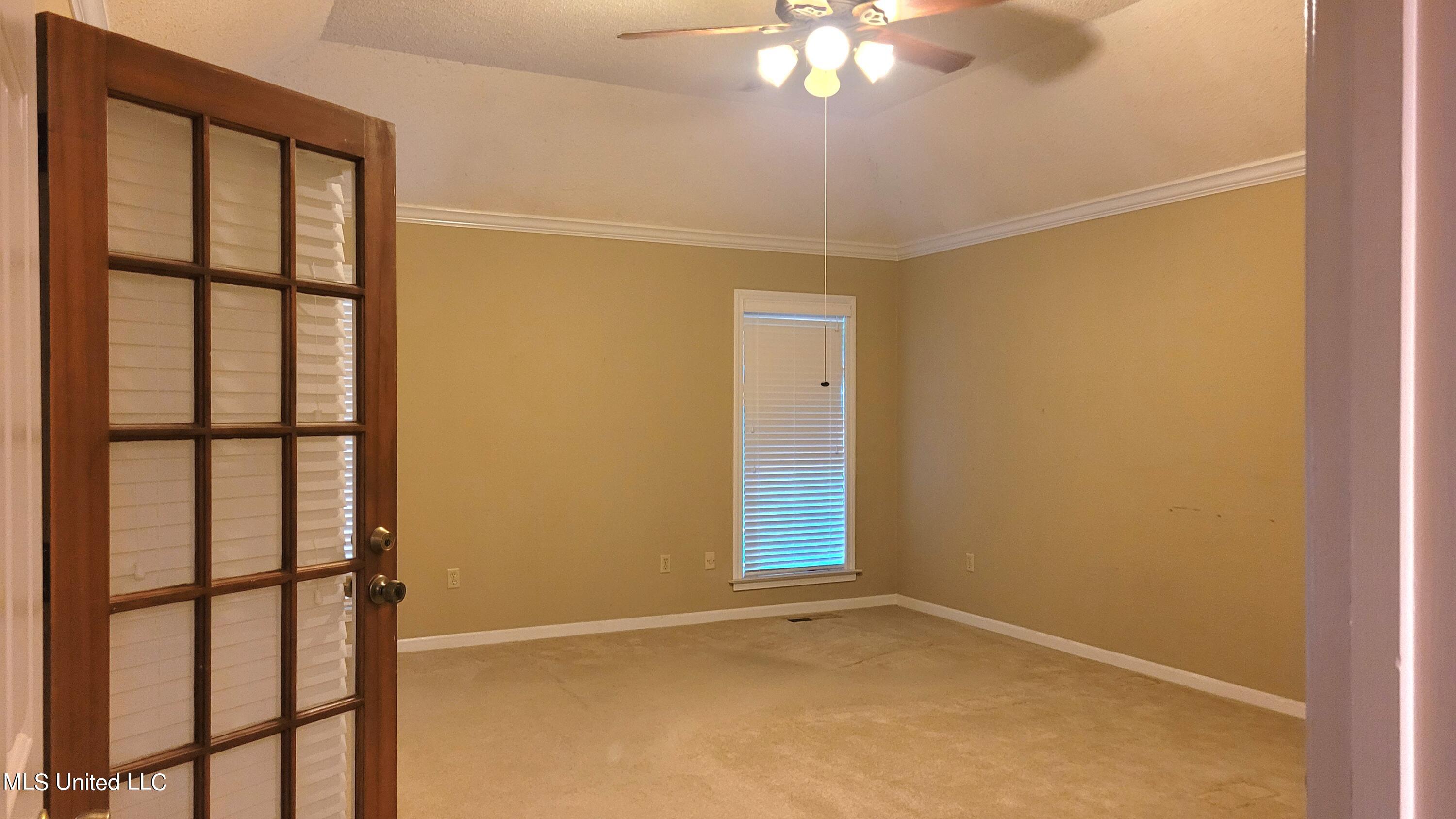 831 W Green T Boulevard